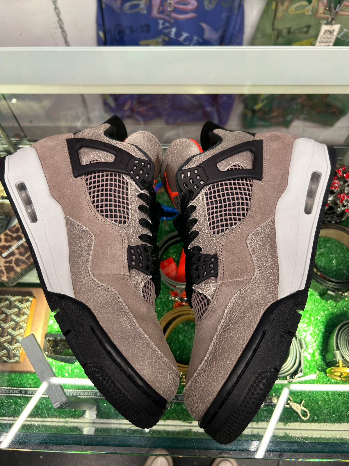 JORDAN 4 TAUPE HAZE (PRE-OWNED NO BOX)