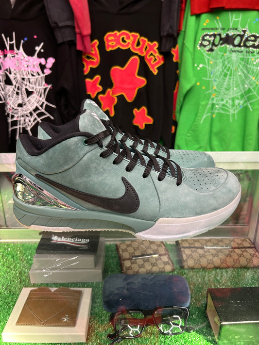 KOBE 4 PROTRO GIRL DAD (PRE-OWNED W/ BOX)