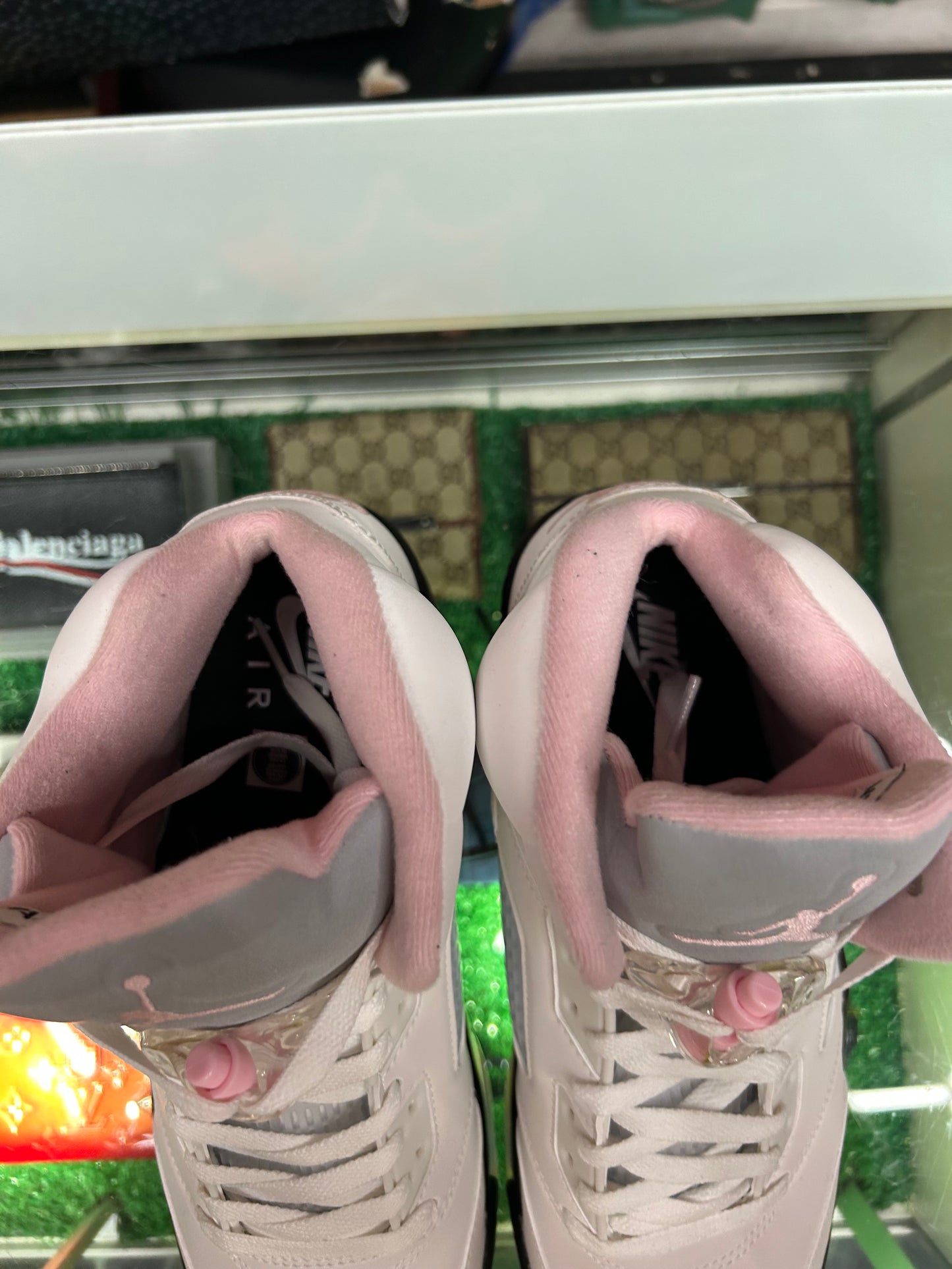 JORDAN 5 MEDIUM SOFT PINK (PRE-OWNED / NO BOX)