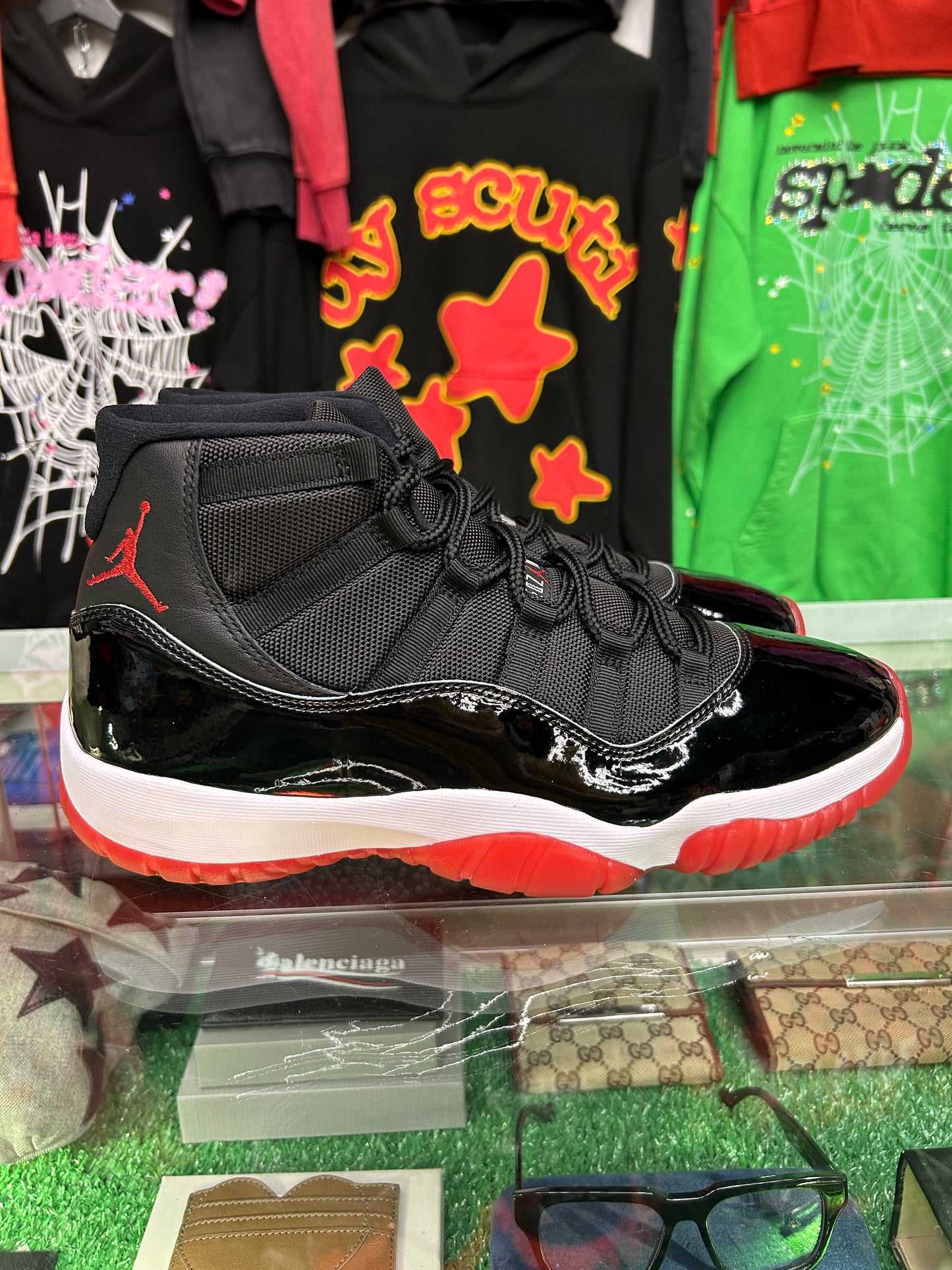 JORDAN 11 RETRO BLACK RED BRED (PRE-OWNED W/ BOX)