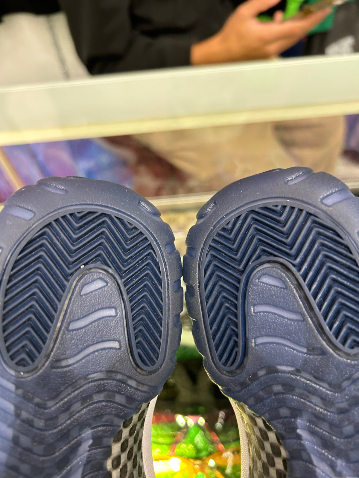 JORDAN 11 MIDNIGHT NAVY (PRE-OWNED NO BOX)