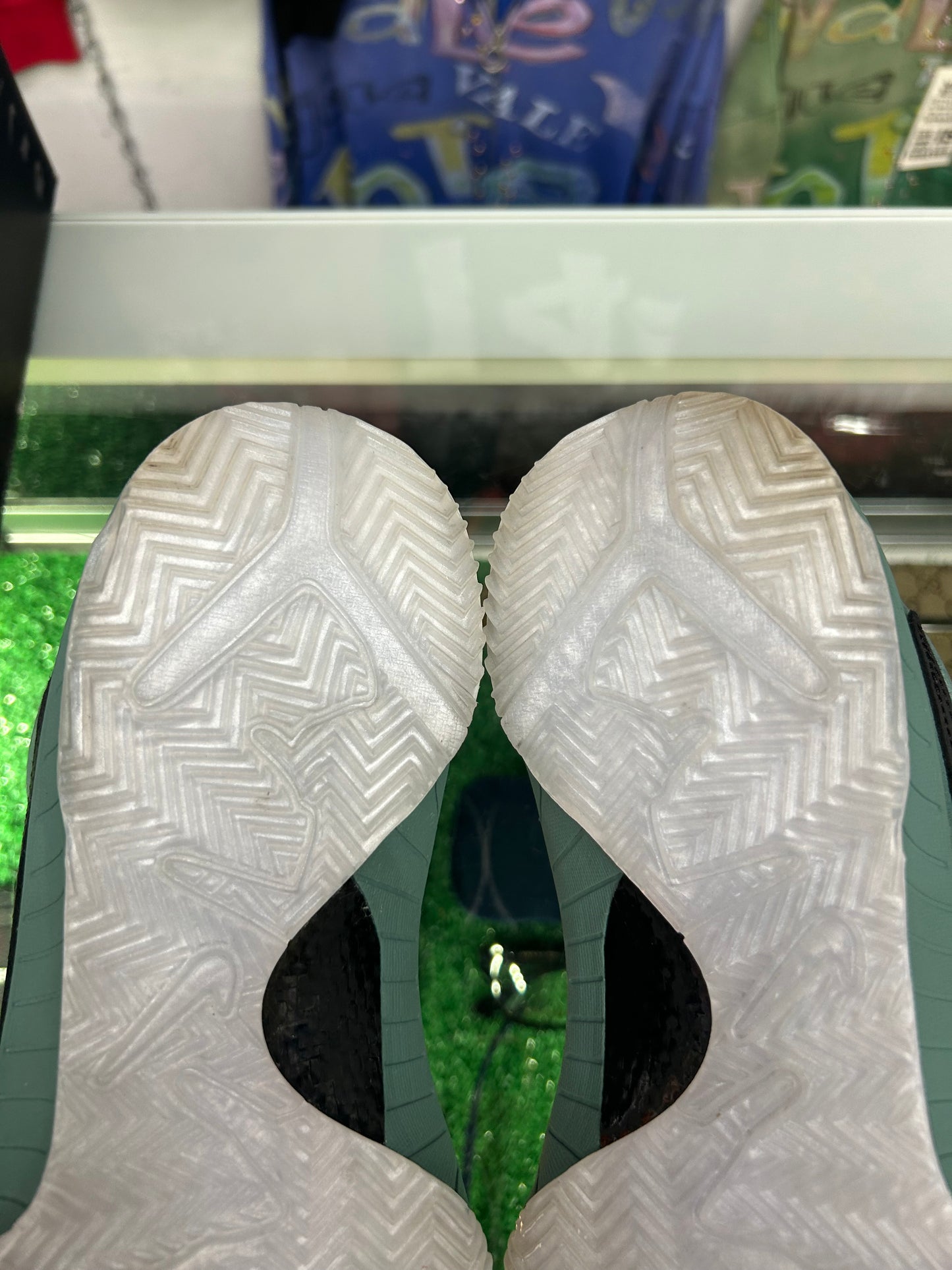 KOBE 4 PROTRO GIRL DAD (PRE-OWNED W/ BOX)