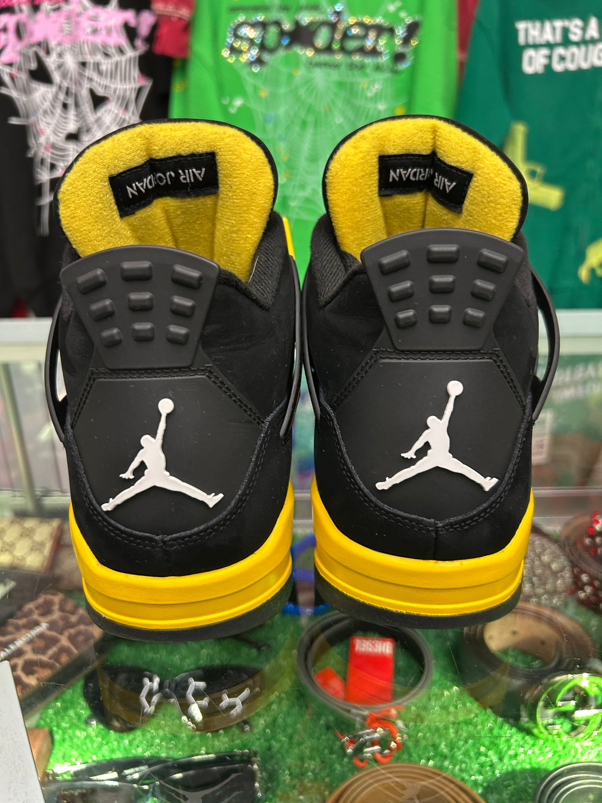 JORDAN 4 YELLOW THUNDER (PRE-OWNED W/ BOX)