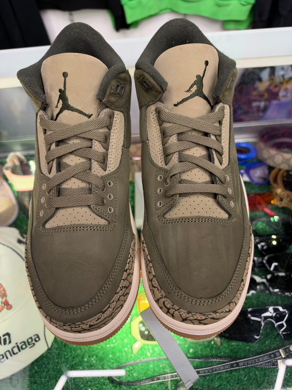 JORDAN 3 FAMILY AFFAIR (PRE-OWNED)