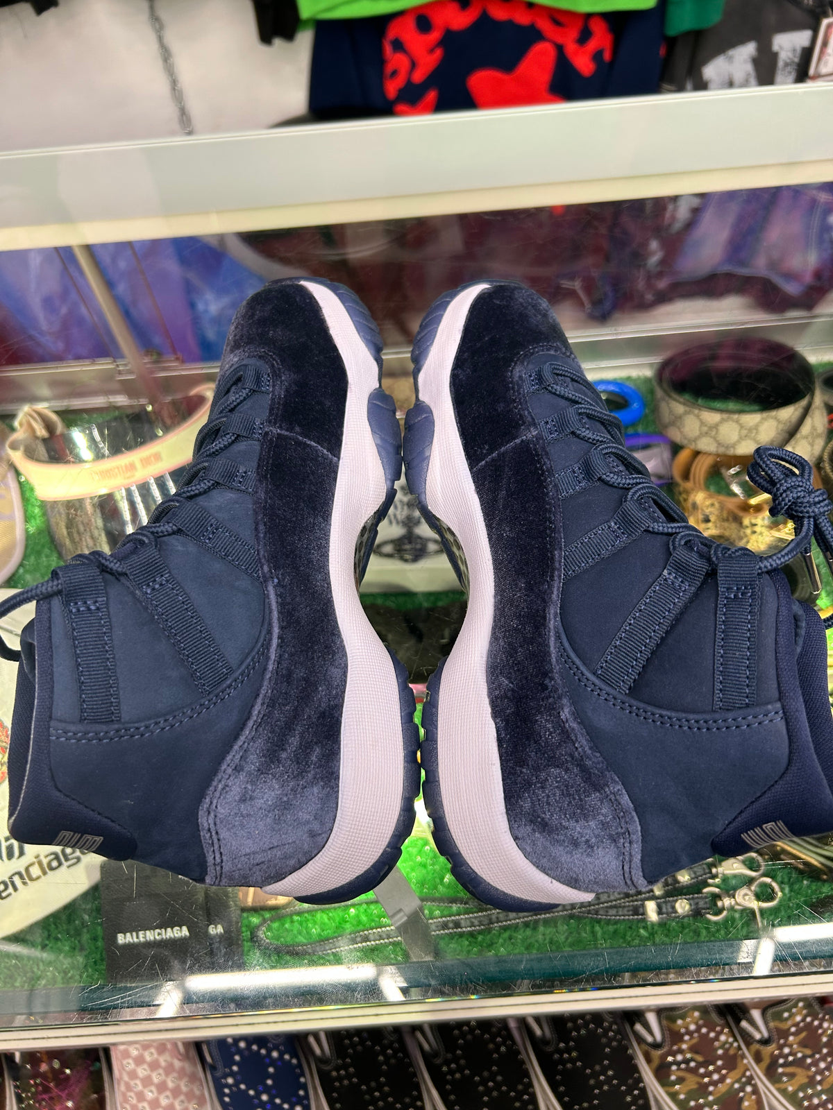 JORDAN 11 MIDNIGHT NAVY (PRE-OWNED NO BOX)