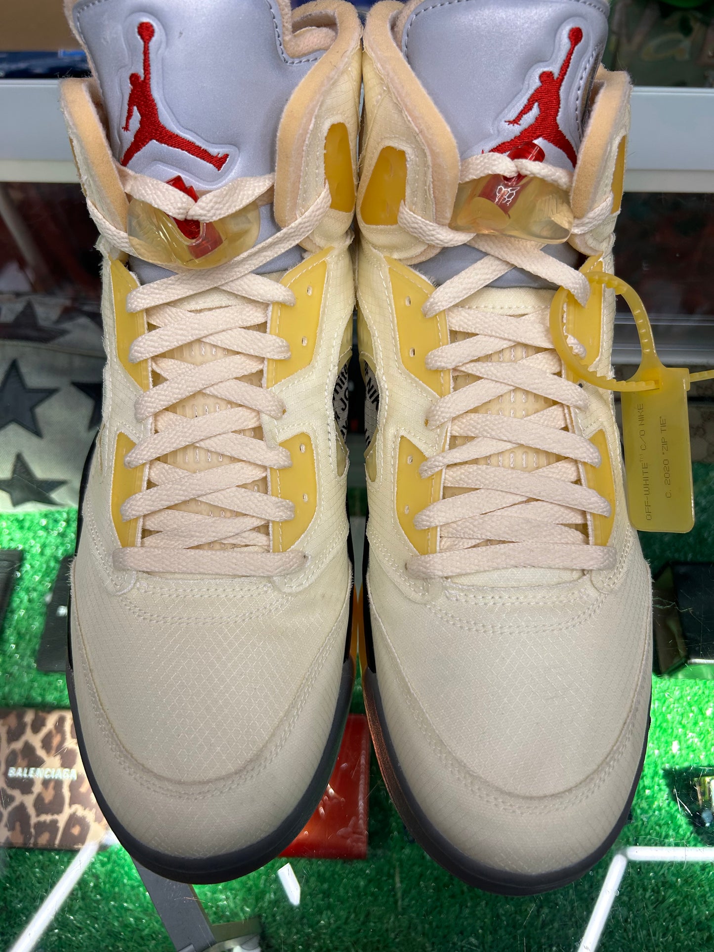 JORDAN 5 OFF-WHITE SAIL (PRE-OWNED / NO BOX)