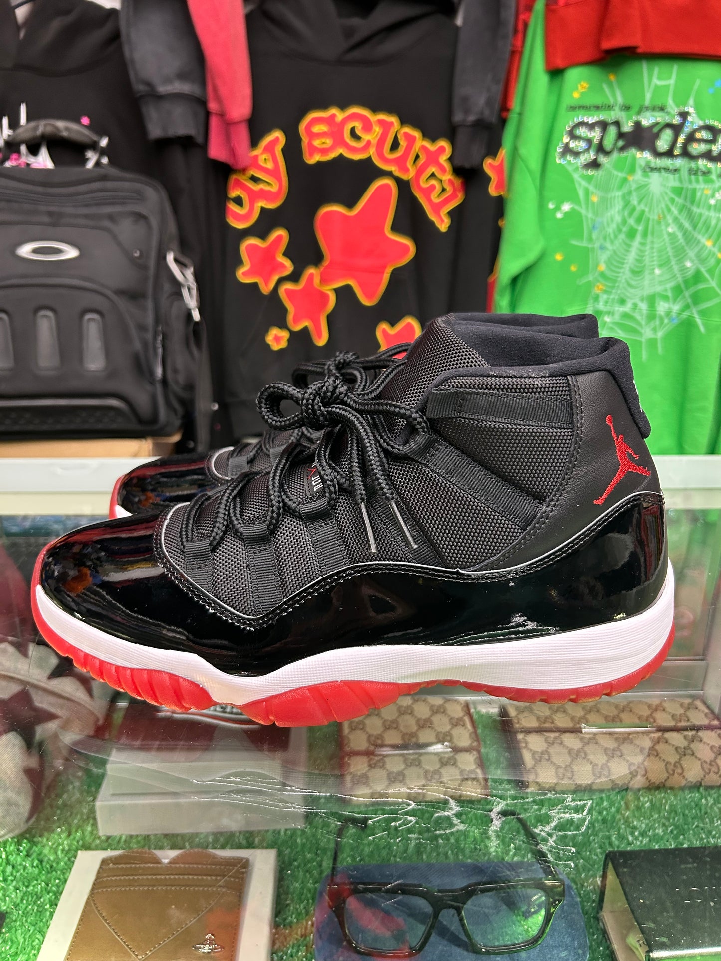 JORDAN 11 RETRO BRED (PRE-OWNED / WITH BOX)