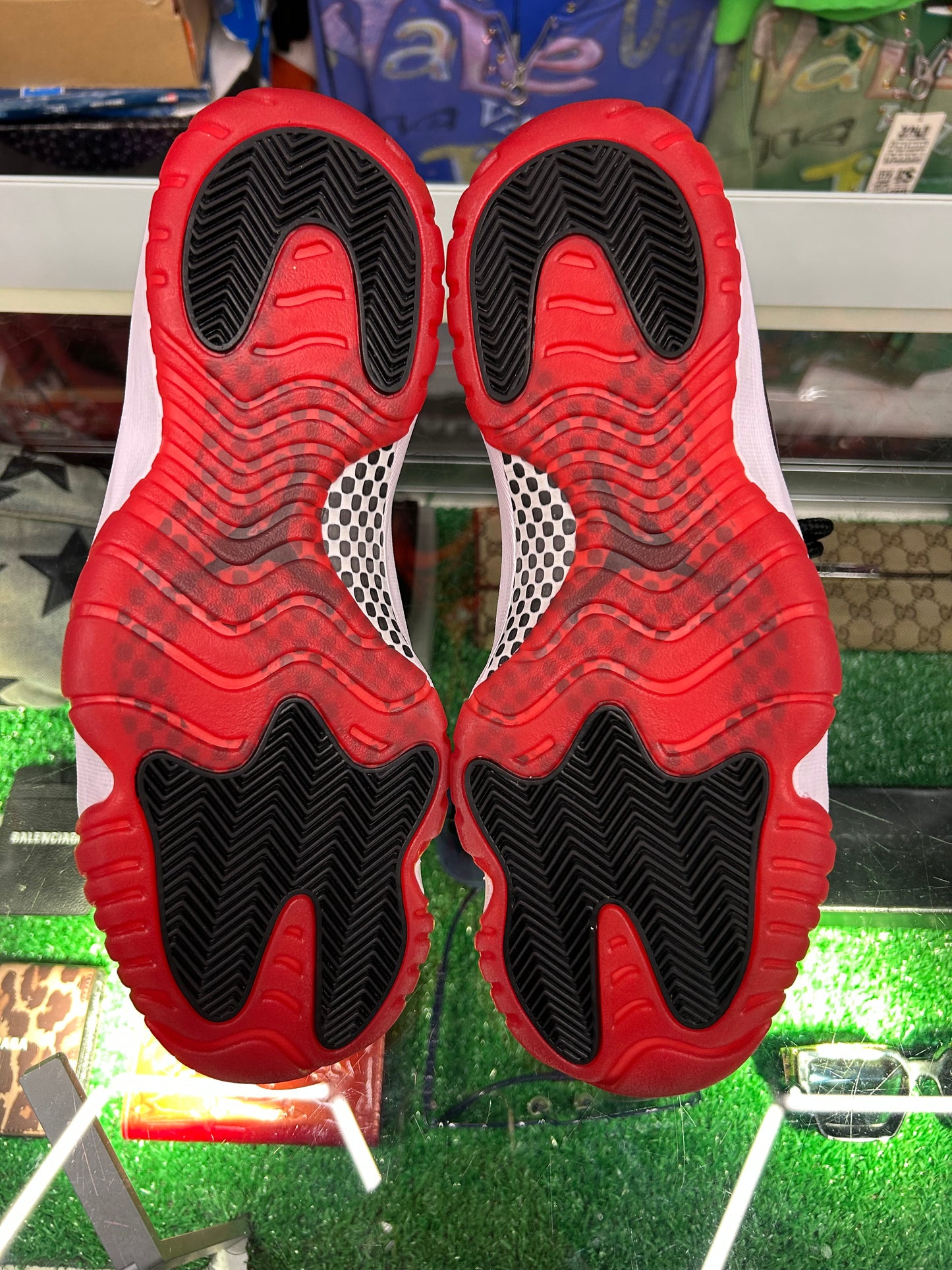 JORDAN 11 RETRO BRED (PRE-OWNED / WITH BOX)