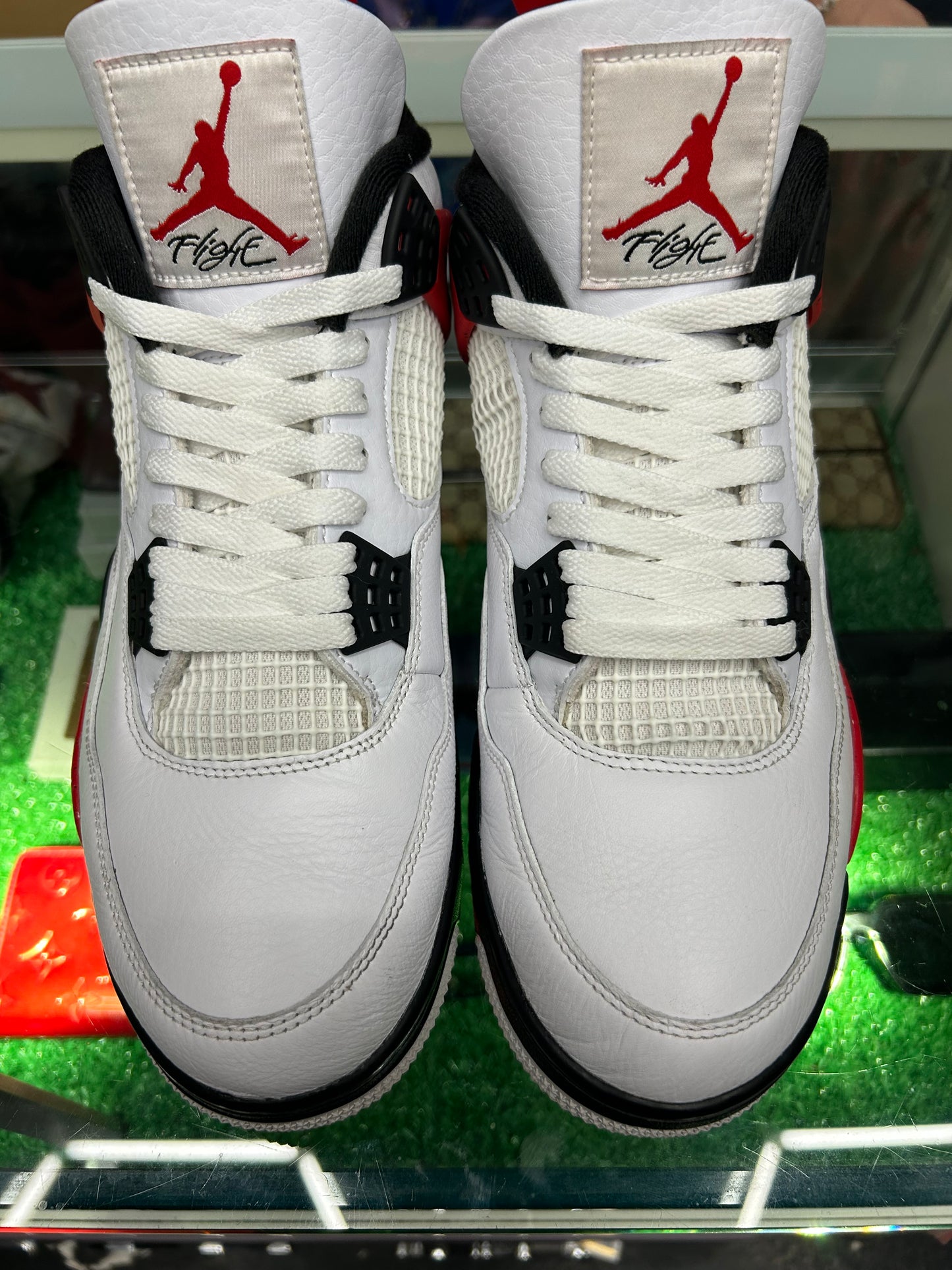 JORDAN 4 RETRO RED CEMENT (PRE-OWNED / WITH BOX)