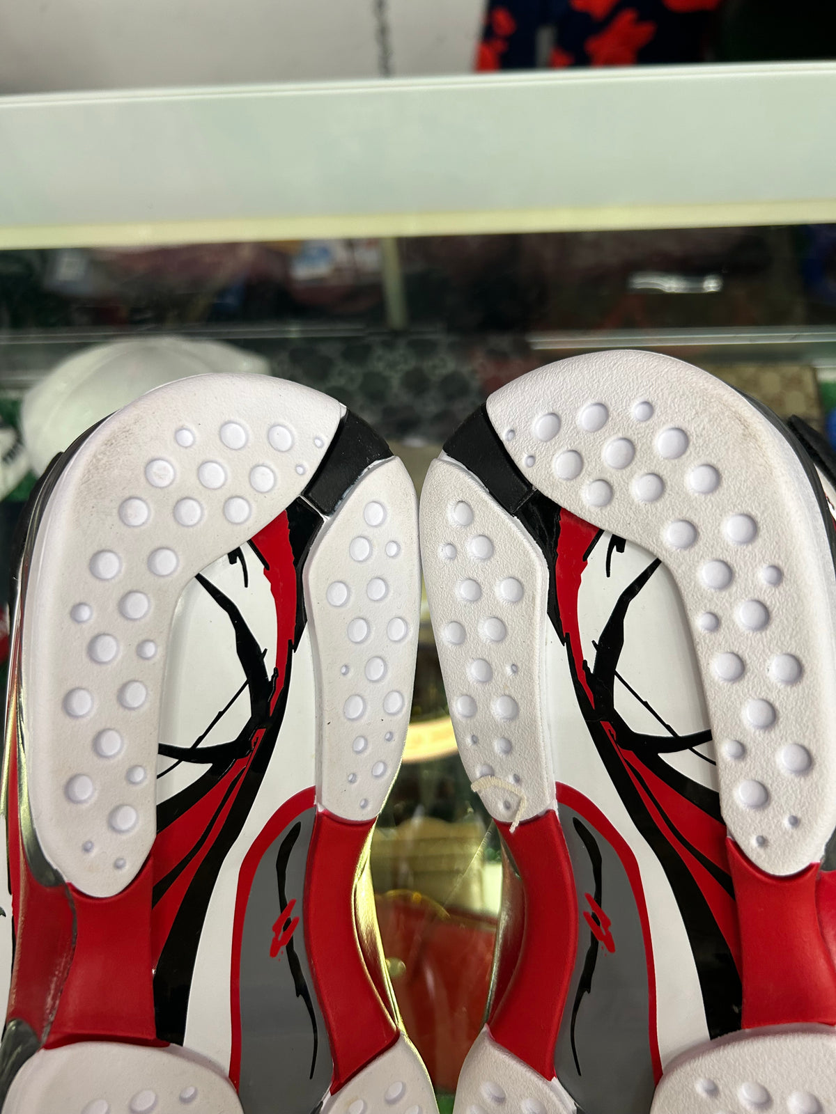 JORDAN 8 BUGS BUNNY (PRE-OWNED W/ BOX)