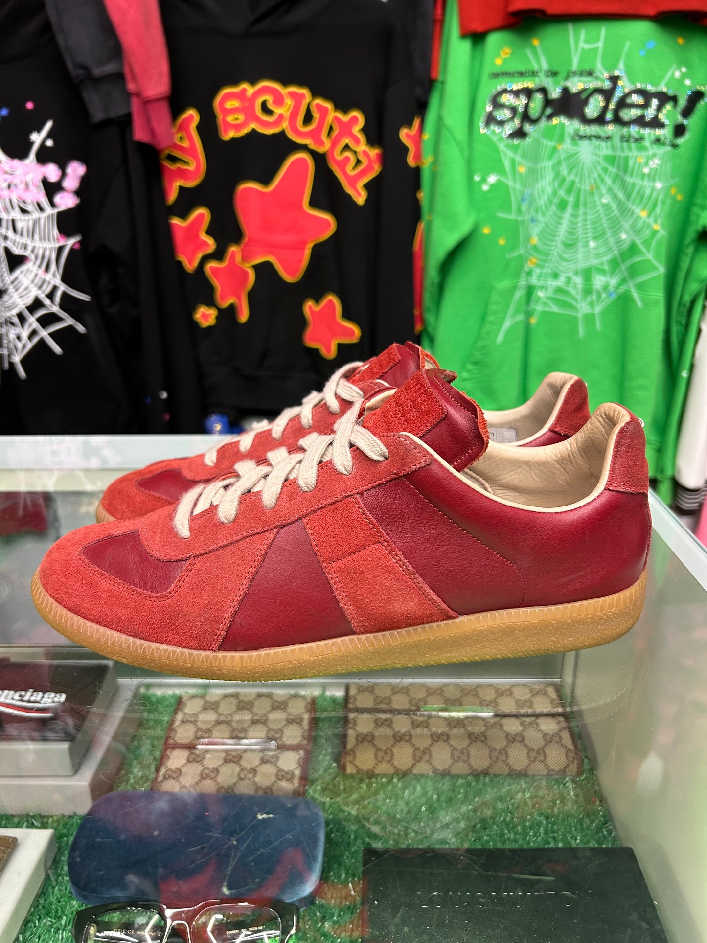 MAISON MARGIELA REPLICA GATS (VNDS W/ BOX)