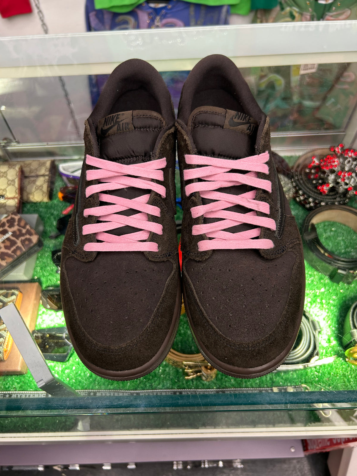 TRAVIS SCOTT JORDAN 1 LOW VELVET BROWN (PRE-OWNED W/ BOX)