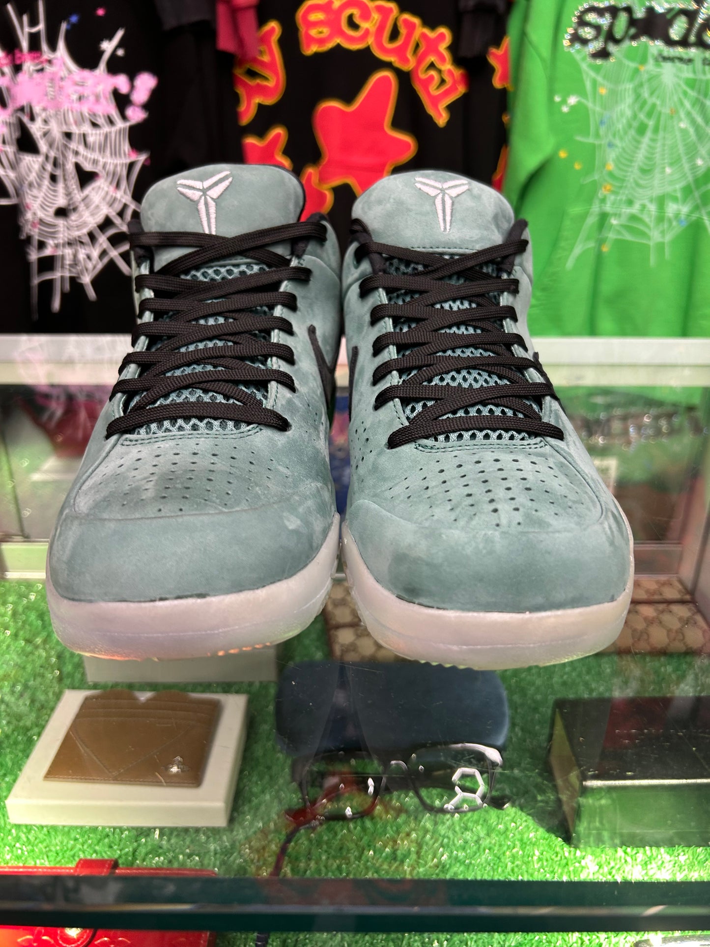 KOBE 4 PROTRO GIRL DAD (PRE-OWNED W/ BOX)