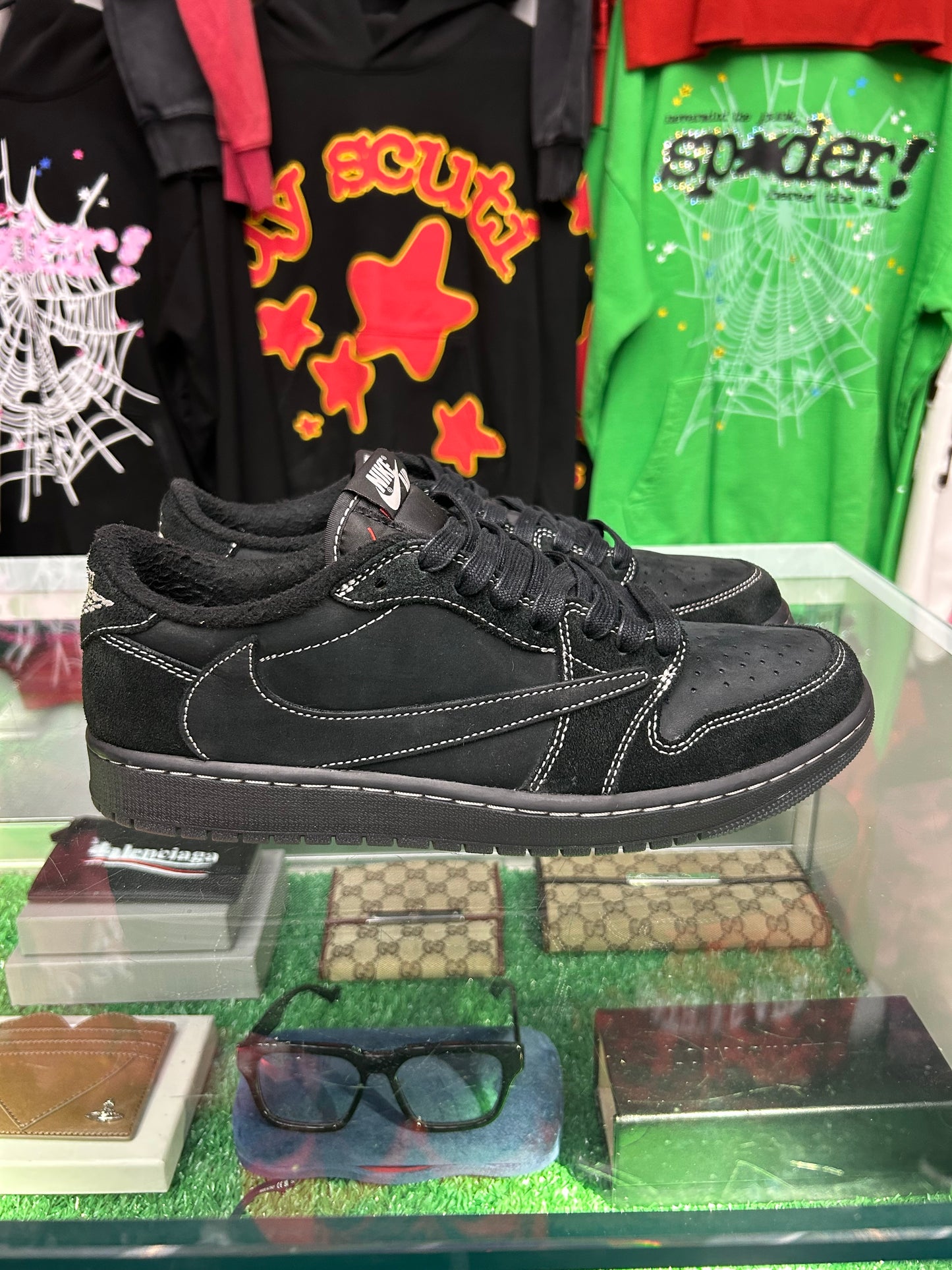 TRAVIS SCOTT JORDAN 1 LOW “PHANTOM” (PRE-OWNED / WITH BOX)