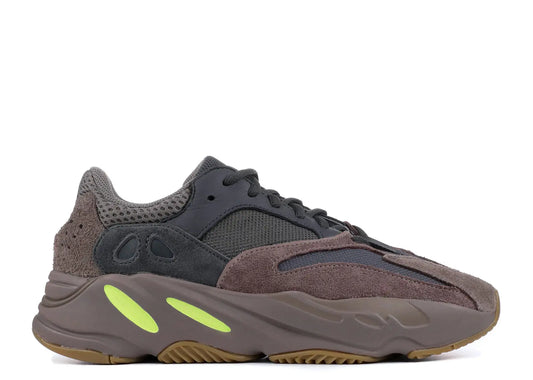 YEEZY BOOST 700 MAUVE (PRE-OWNED W/ BOX)