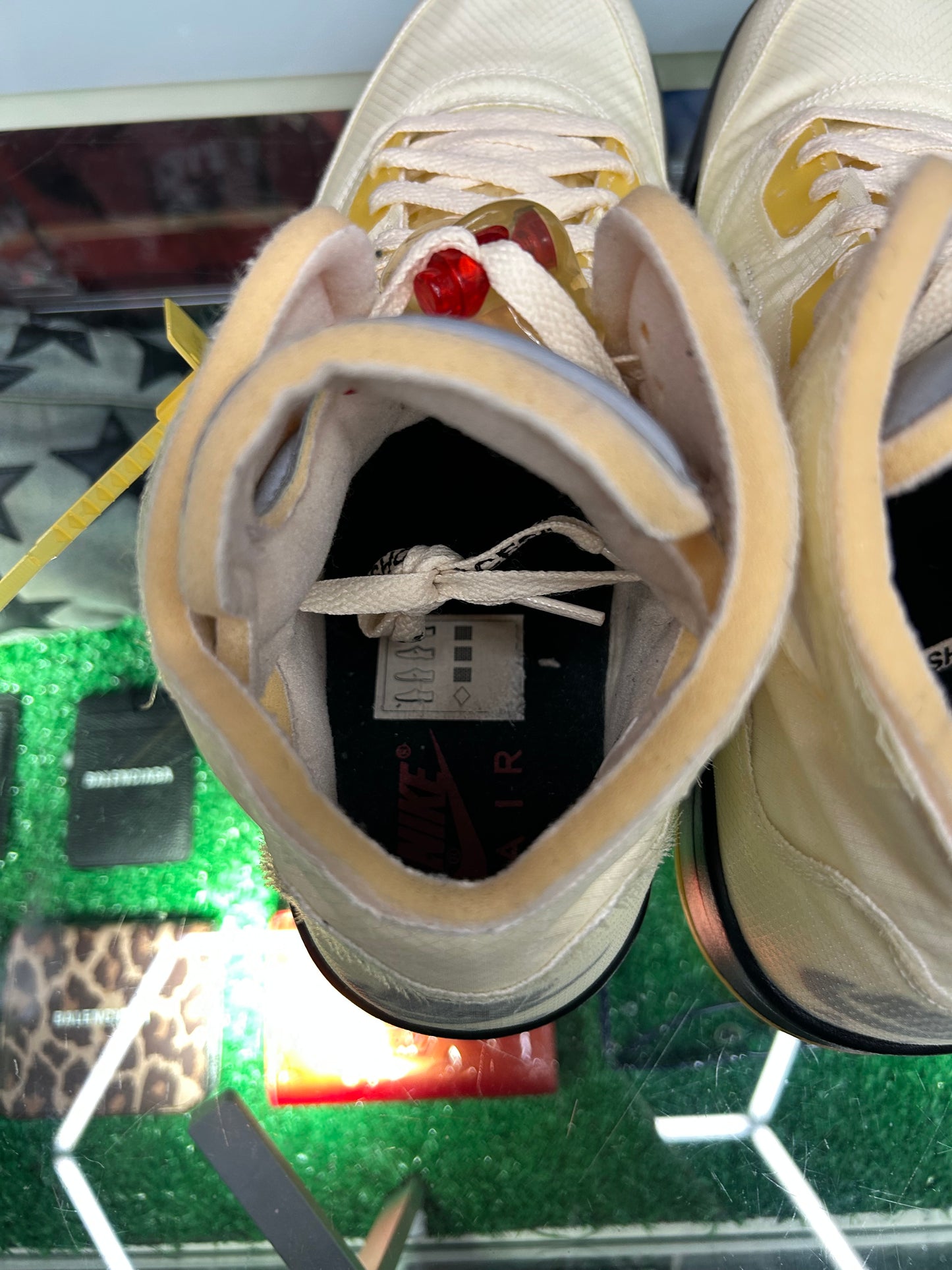 JORDAN 5 OFF-WHITE SAIL (PRE-OWNED / NO BOX)