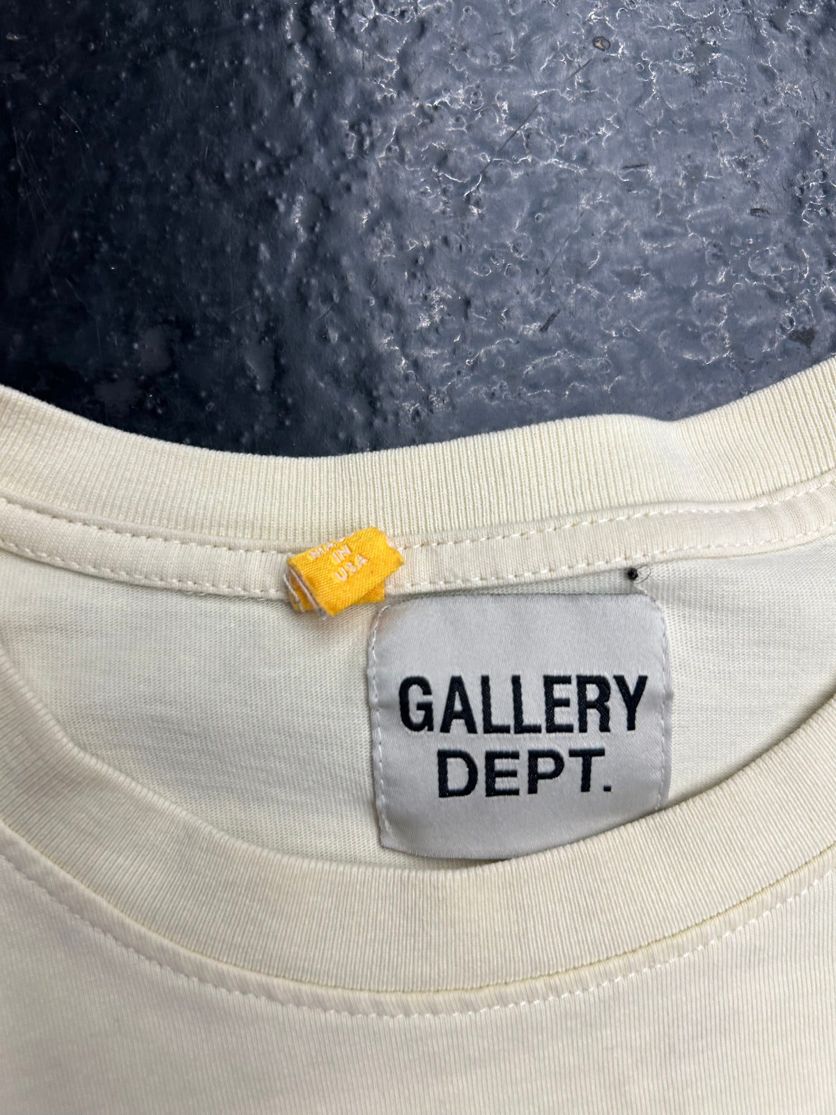 GALLERY DEPT. CREAM /ORANGE TEE (PRE-OWNED W/ STAINED)