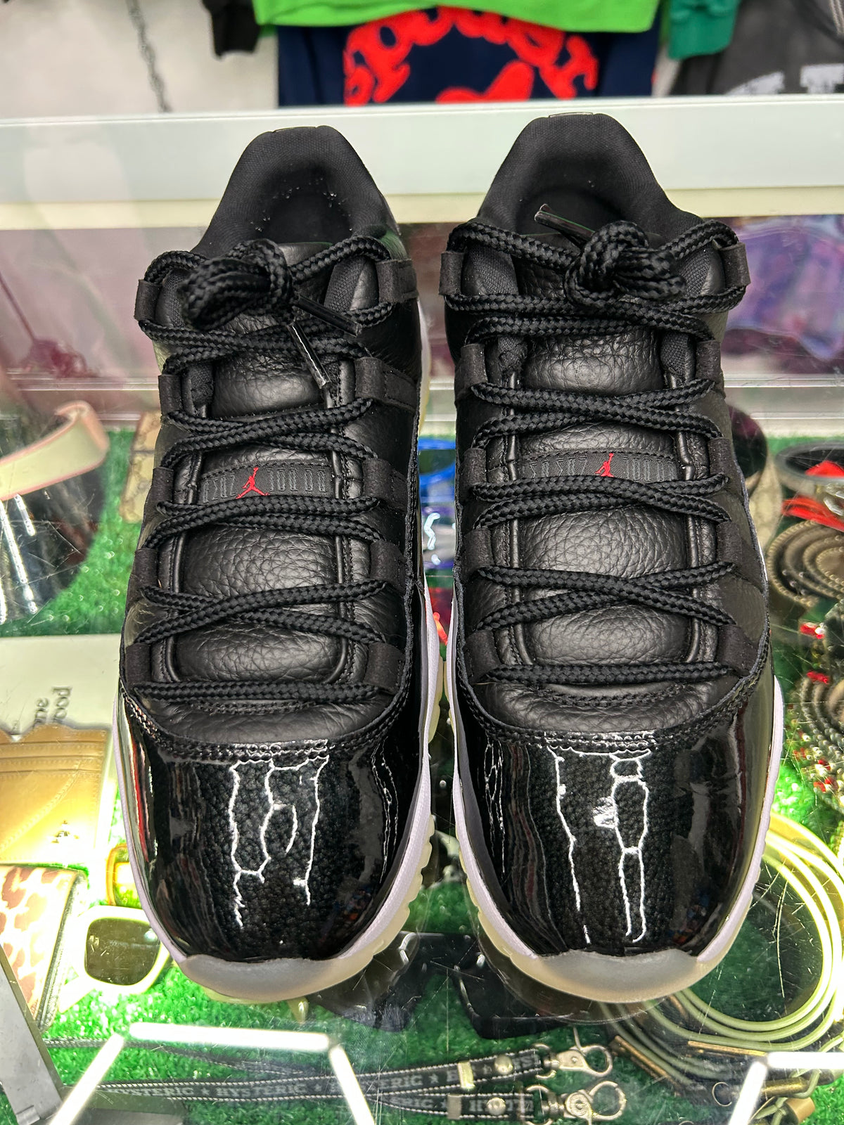 JORDAN 11 72-10 (PRE-OWNED W/ BOX)