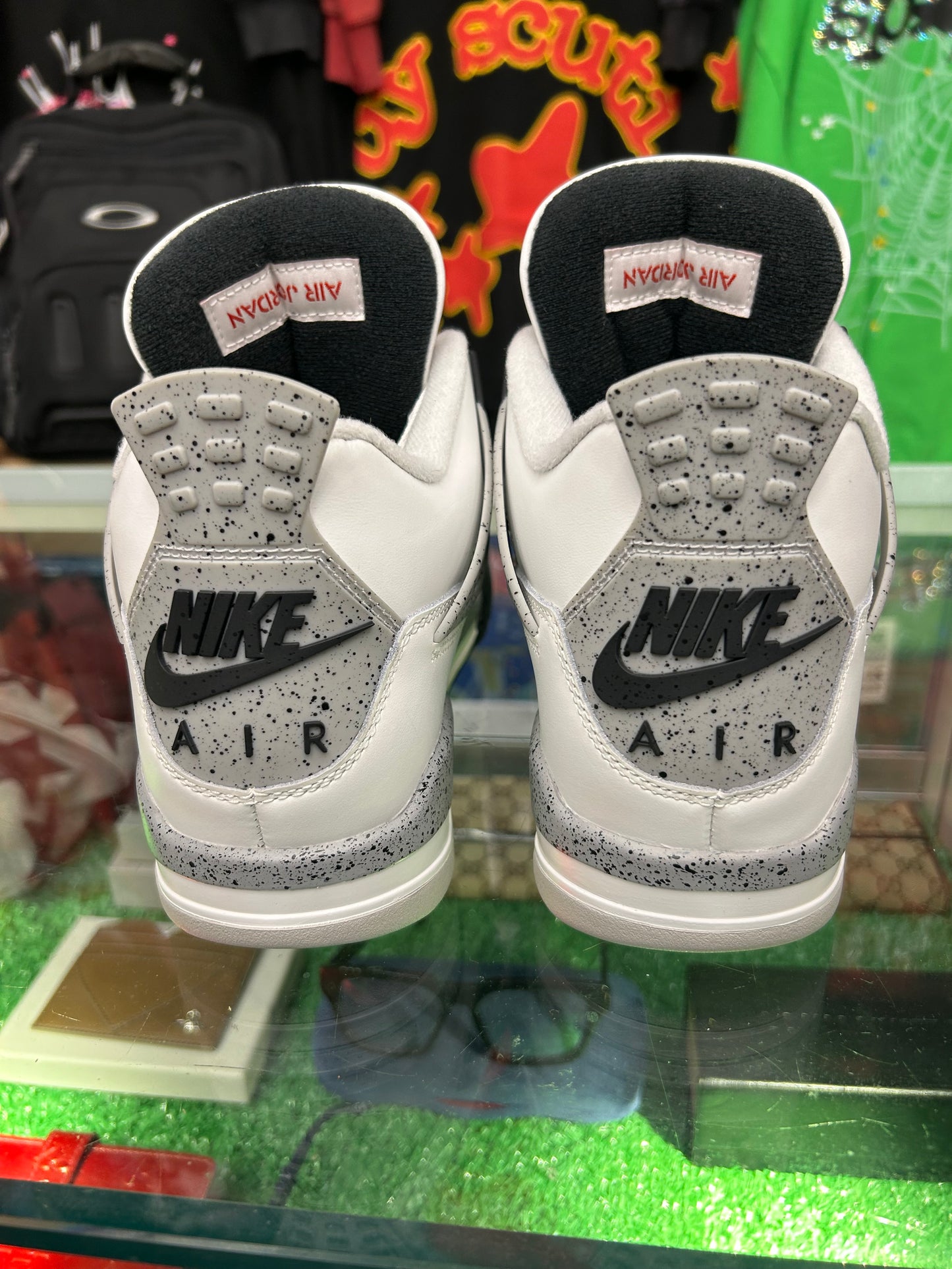 JORDAN 4 RETRO WHITE CEMENT GREY (PRE-OWNED / WITH BOX)