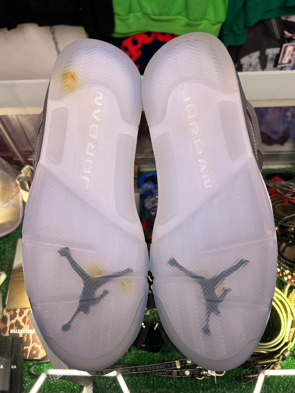 JORDAN 5 WOLF GREY (PRE-OWNED W/ BOX)
