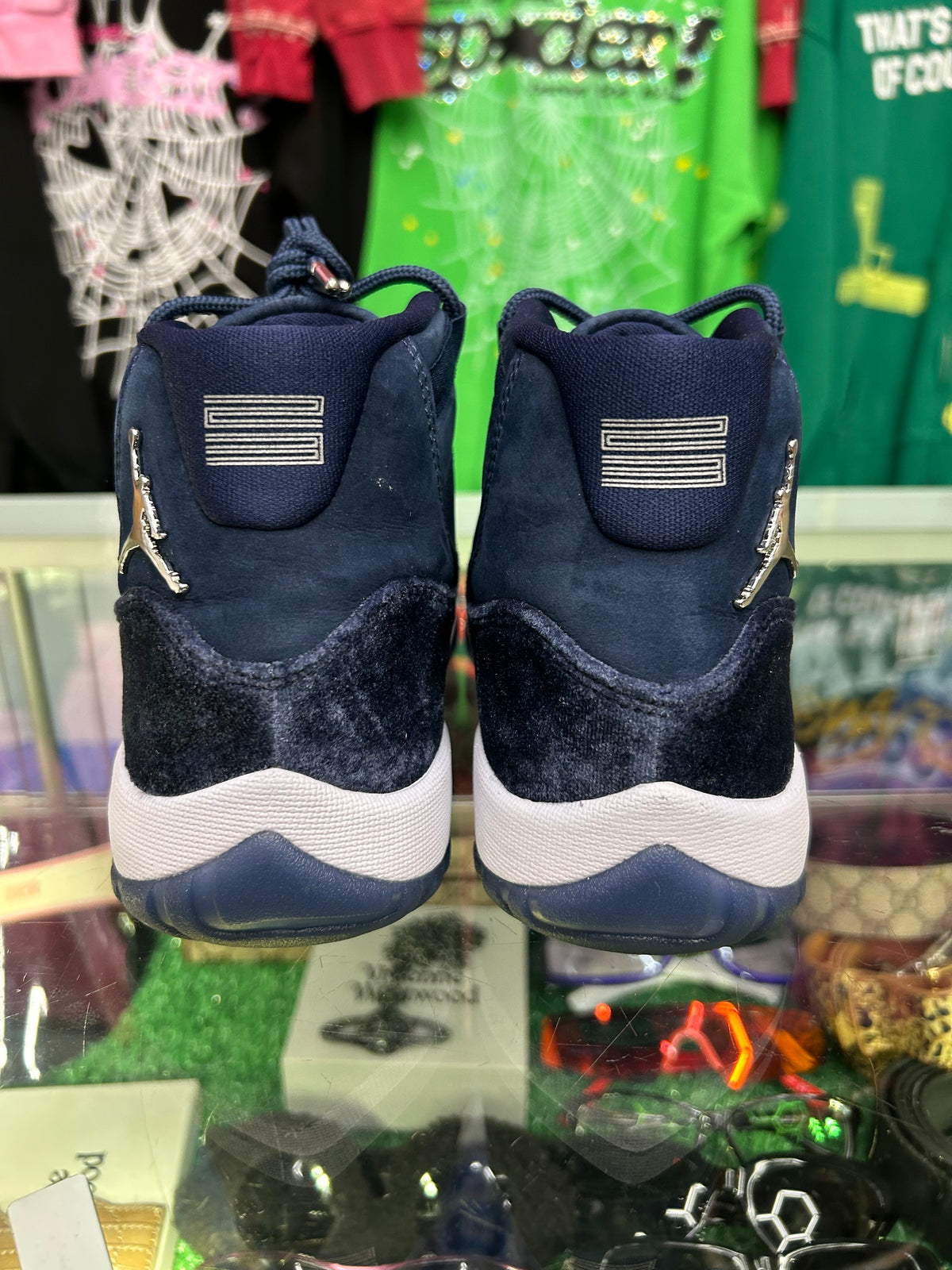 JORDAN 11 MIDNIGHT NAVY (PRE-OWNED NO BOX)