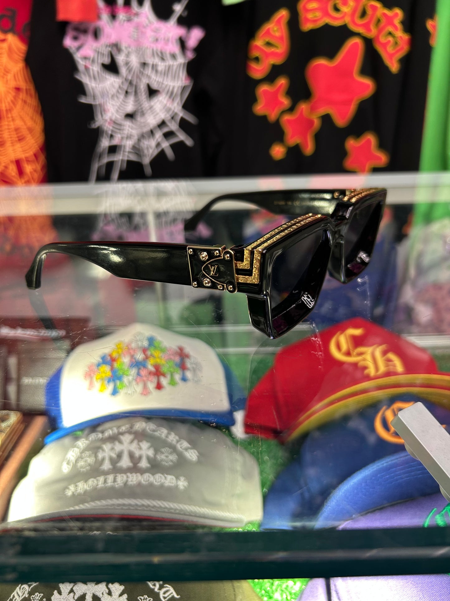 LOUIS VUITTON MILLIONAIRE BLACK/ GOLD SUNGLASSES (PRE-OWNED)