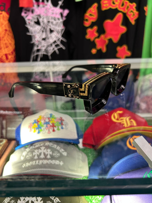 LOUIS VUITTON MILLIONAIRE BLACK/ GOLD SUNGLASSES (PRE-OWNED)