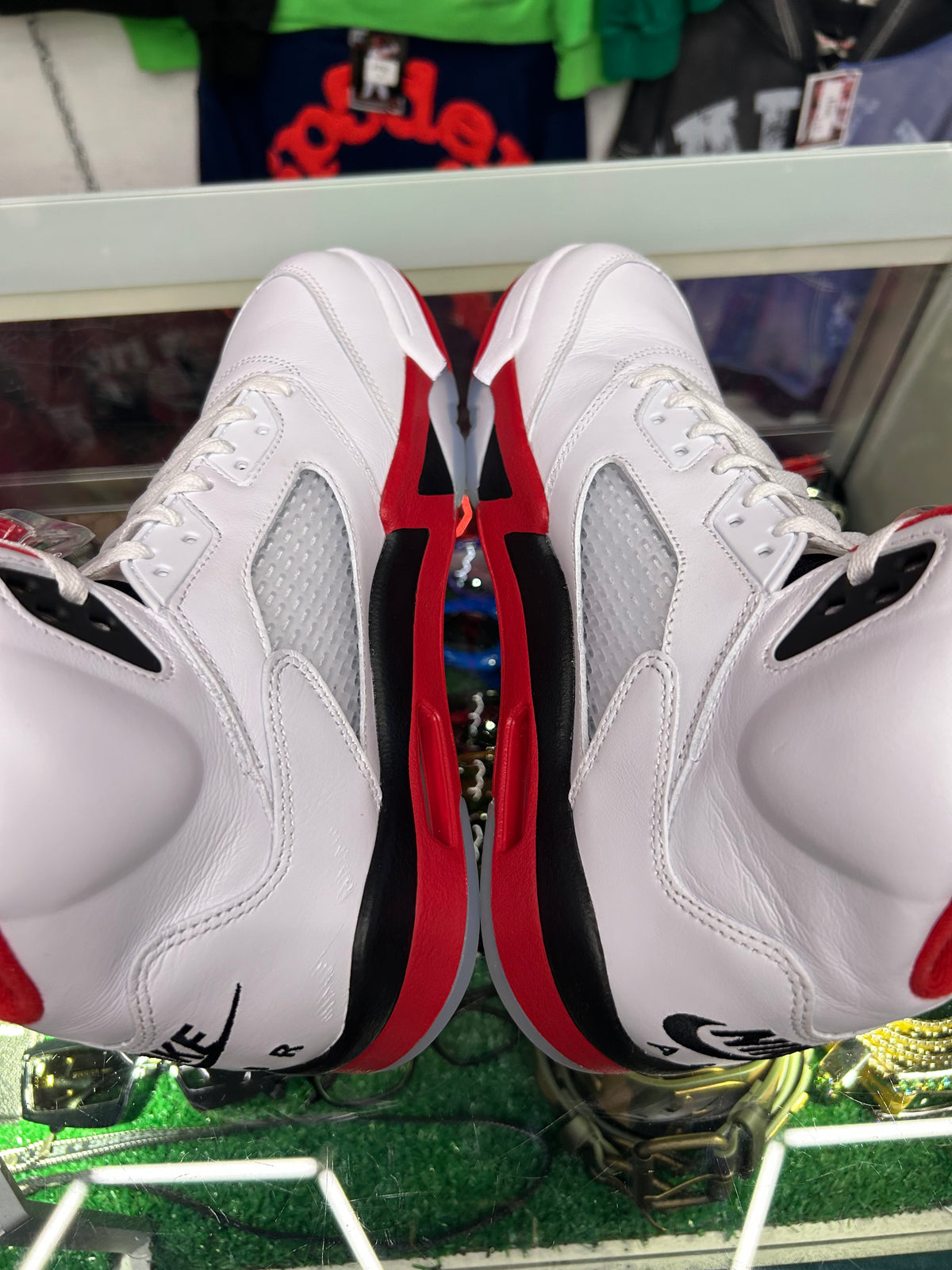 JORDAN 5 FIRE RED (PRE-OWNED W/ BOX)