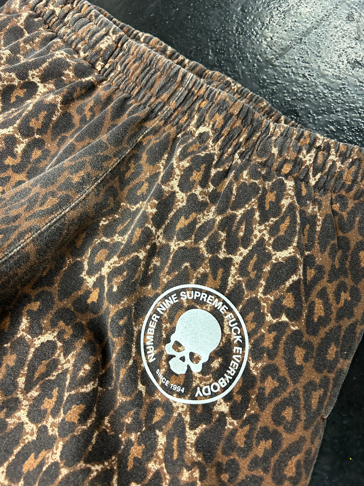 SUPREME X NUMBER NINE LEOPARD PRINT SWEATPANTS (PRE-OWNED)