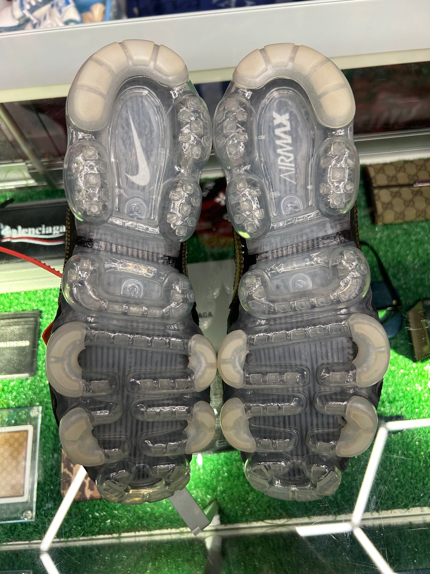 OFF-WHITE X NIKE AIR VAPORMAX BLACK (PRE-OWNED NO BOX)