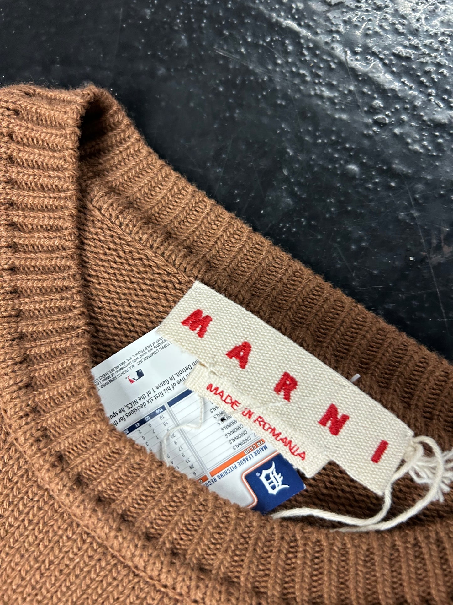 MARNI ROUND NECK SWEATER WITH EMBROIDERED LOGO “BROWN” (VNDS)