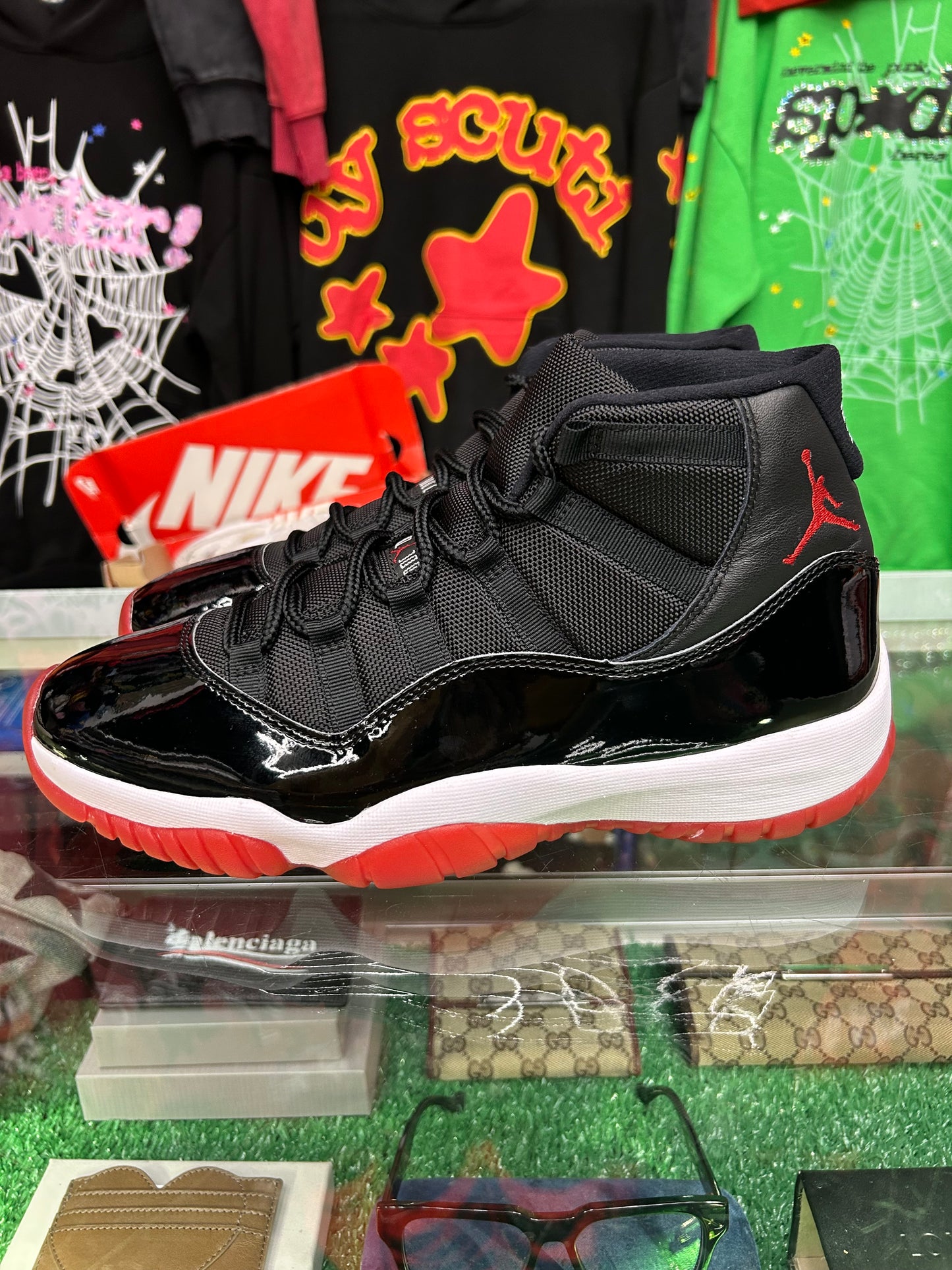 JORDAN 11 RETRO BLACK RED BRED (PRE-OWNED W/ BOX)
