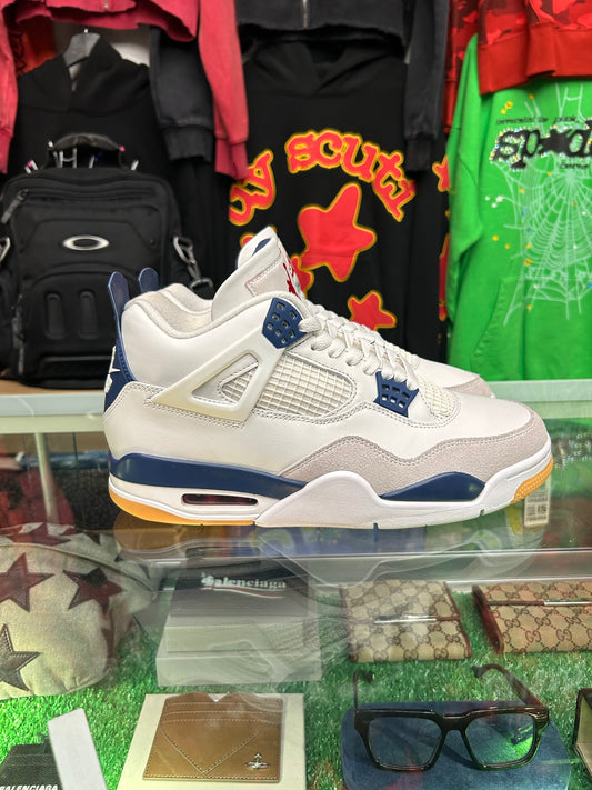 JORDAN 4 RETRO SB NAVY (PRE-OWNED / NO BOX)