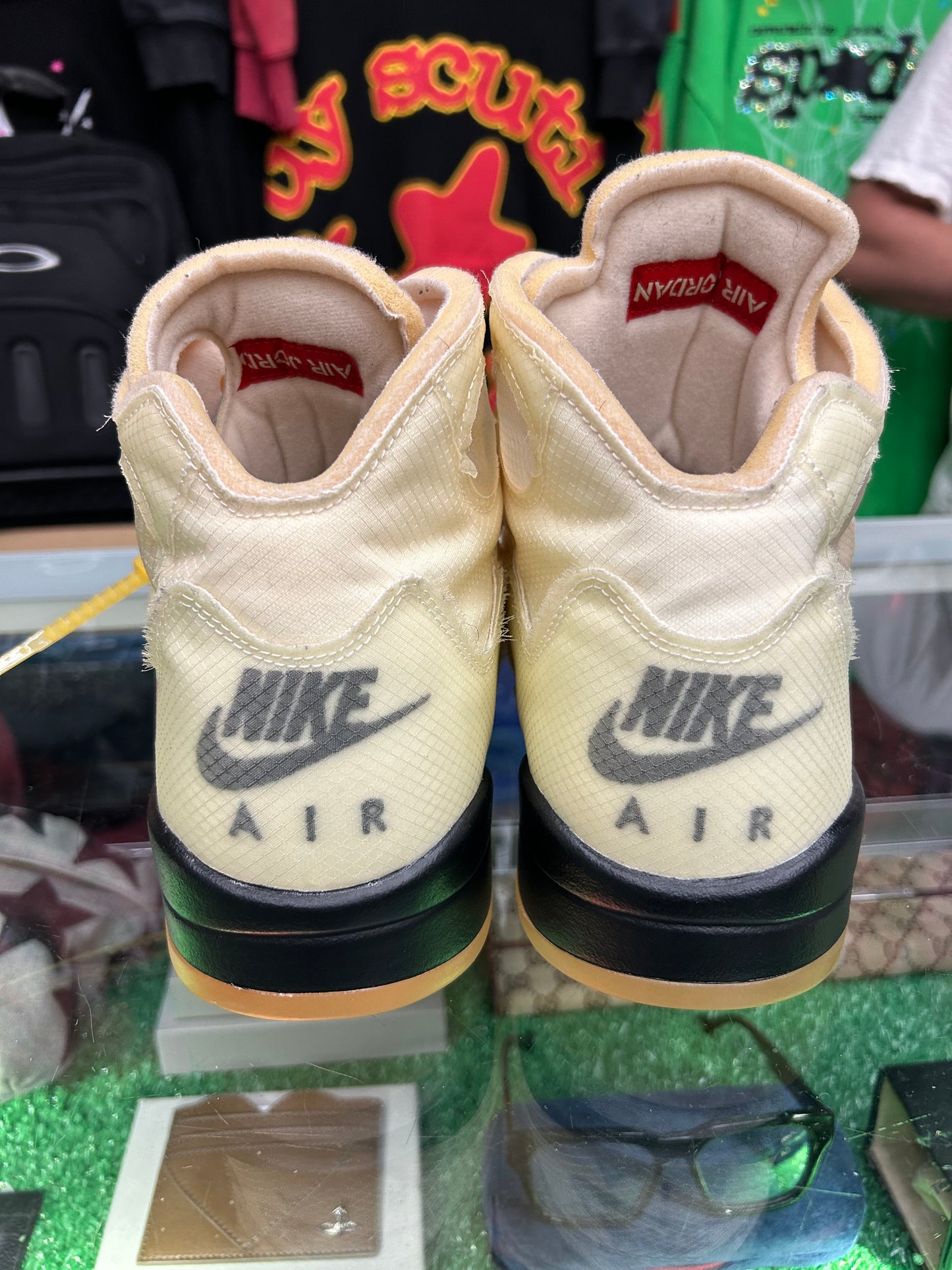 JORDAN 5 OFF-WHITE SAIL (PRE-OWNED / NO BOX)