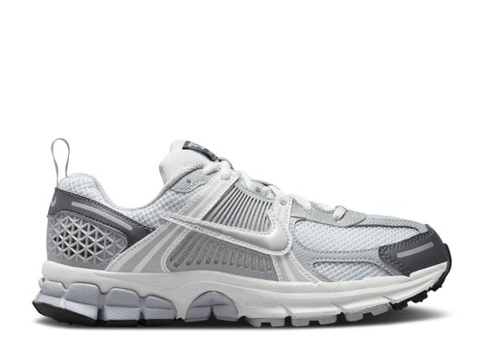 NIKE VOMERO 5 GS 'PURE PLATINUM METALLIC SILVER' (BRAND NEW)