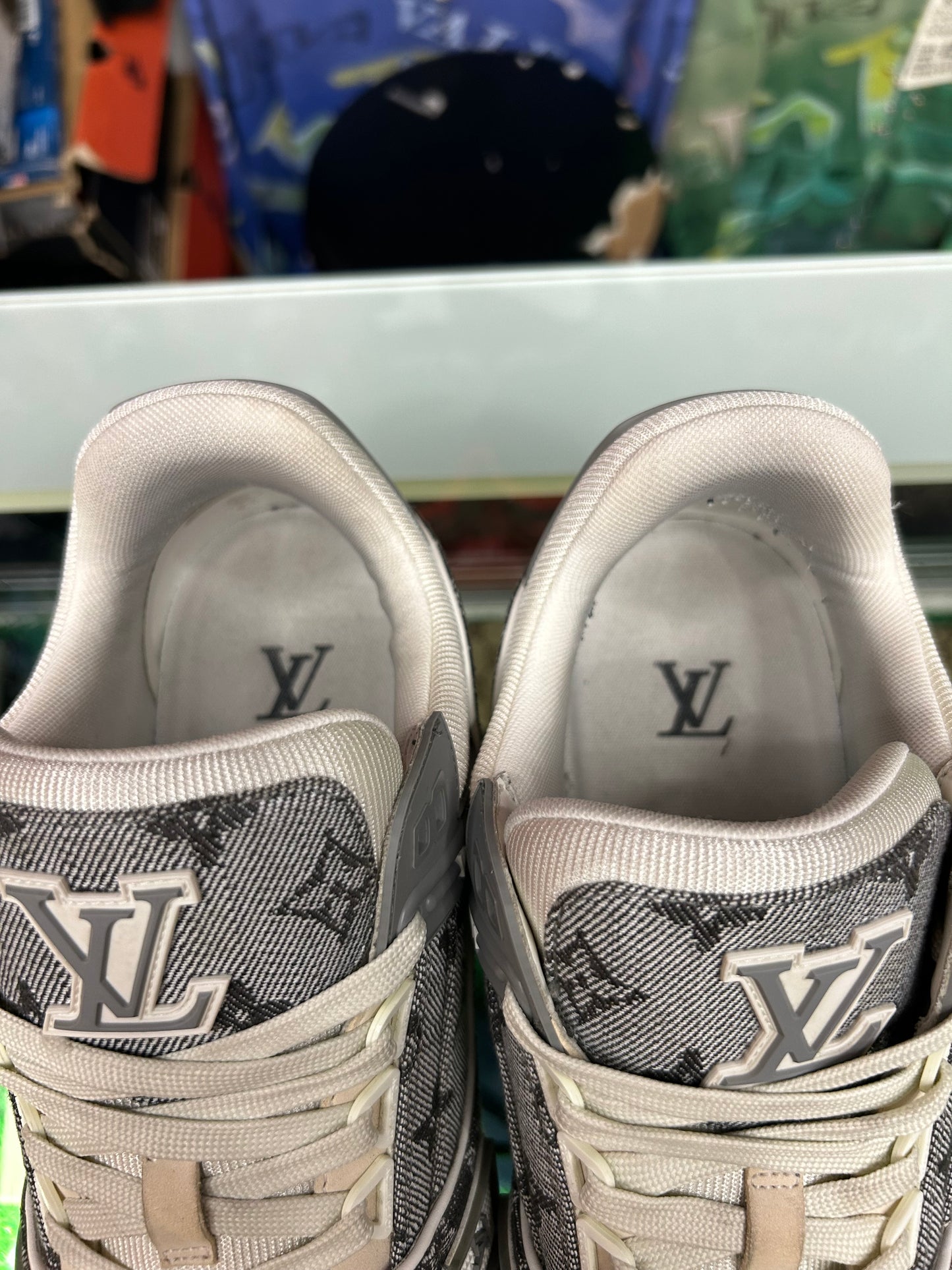 LOUIS VUITTON LV LOW TOP TRAINER GREY (PRE-OWNED W/ BOX) (LV 8)