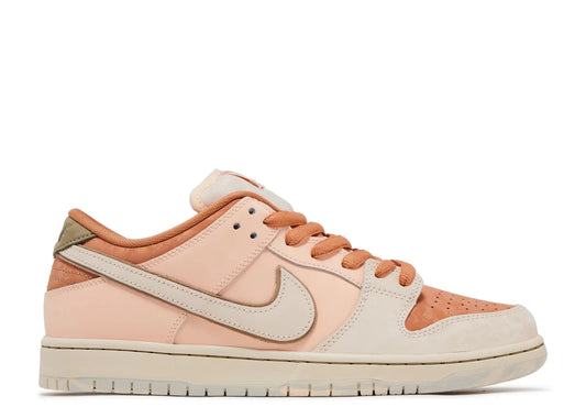 DUNK LOW SB TROCADERO GARDENS (BRAND NEW)
