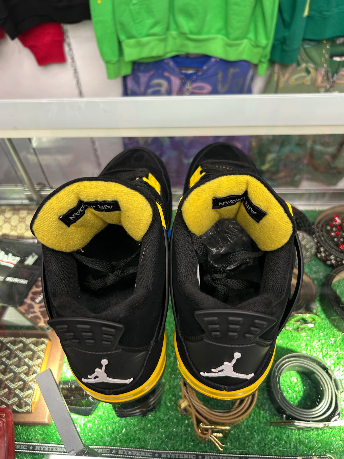 JORDAN 4 YELLOW THUNDER (PRE-OWNED W/ BOX)