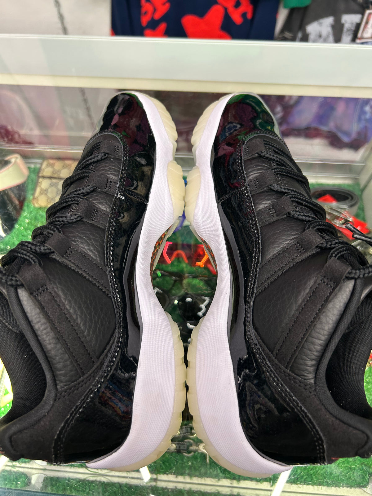 JORDAN 11 72-10 (PRE-OWNED W/ BOX)