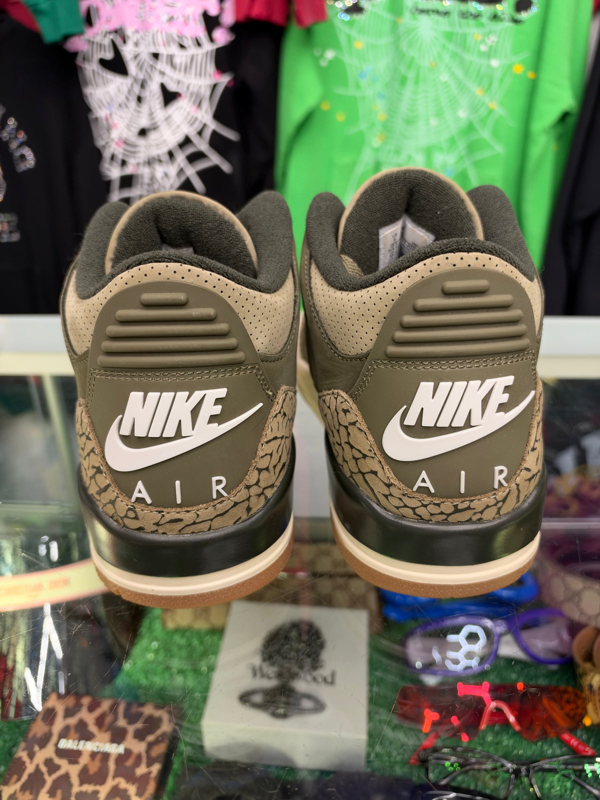 JORDAN 3 FAMILY AFFAIR (PRE-OWNED)