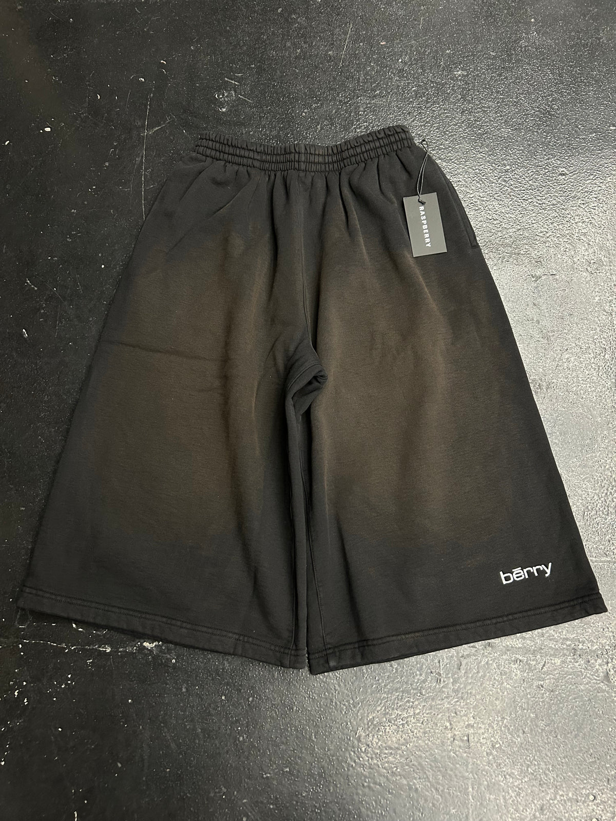 RASPBERRY HILLS BLACK SWEATSHORTS (BRAND NEW)