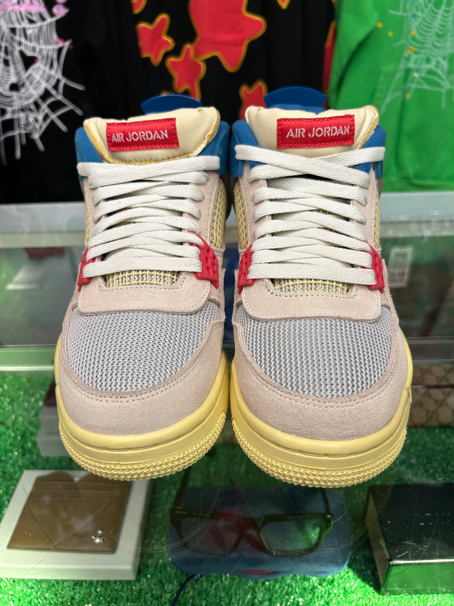 JORDAN 4 UNION GUAVA ICE (PRE-OWNED W/ BOX)