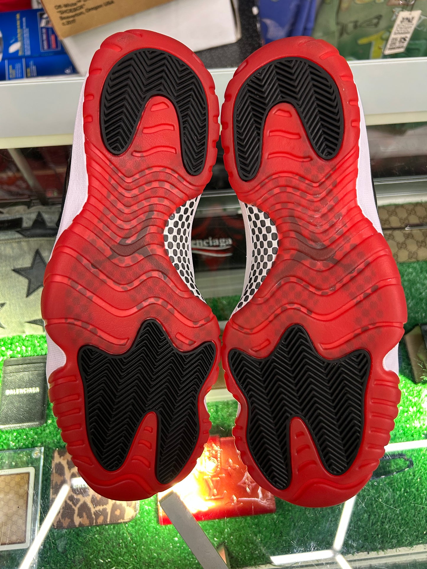 JORDAN 11 RETRO BLACK RED BRED (PRE-OWNED W/ BOX)