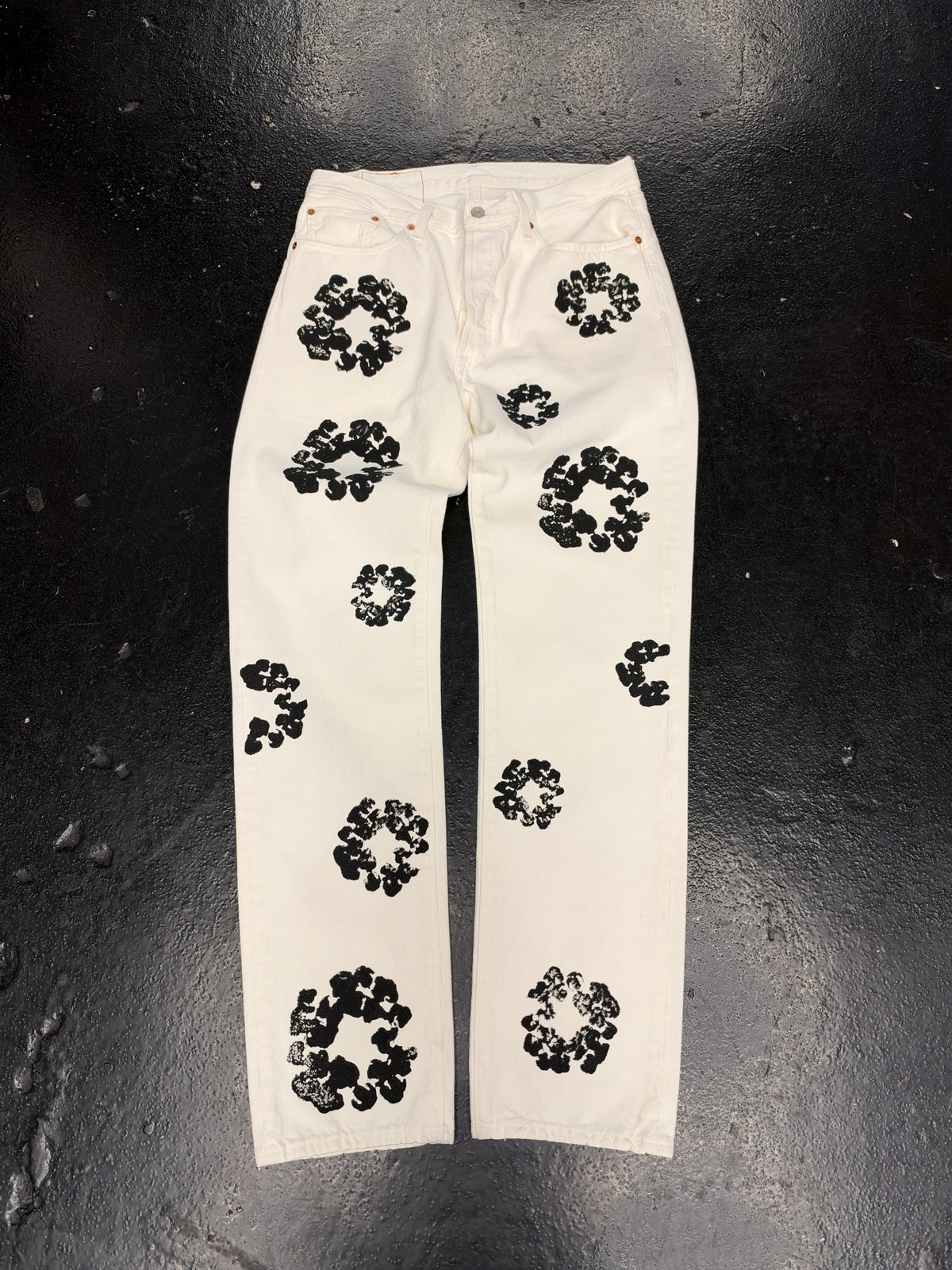 DENIM TEARS WHITE WREATH JEANS (PRE-OWNED)