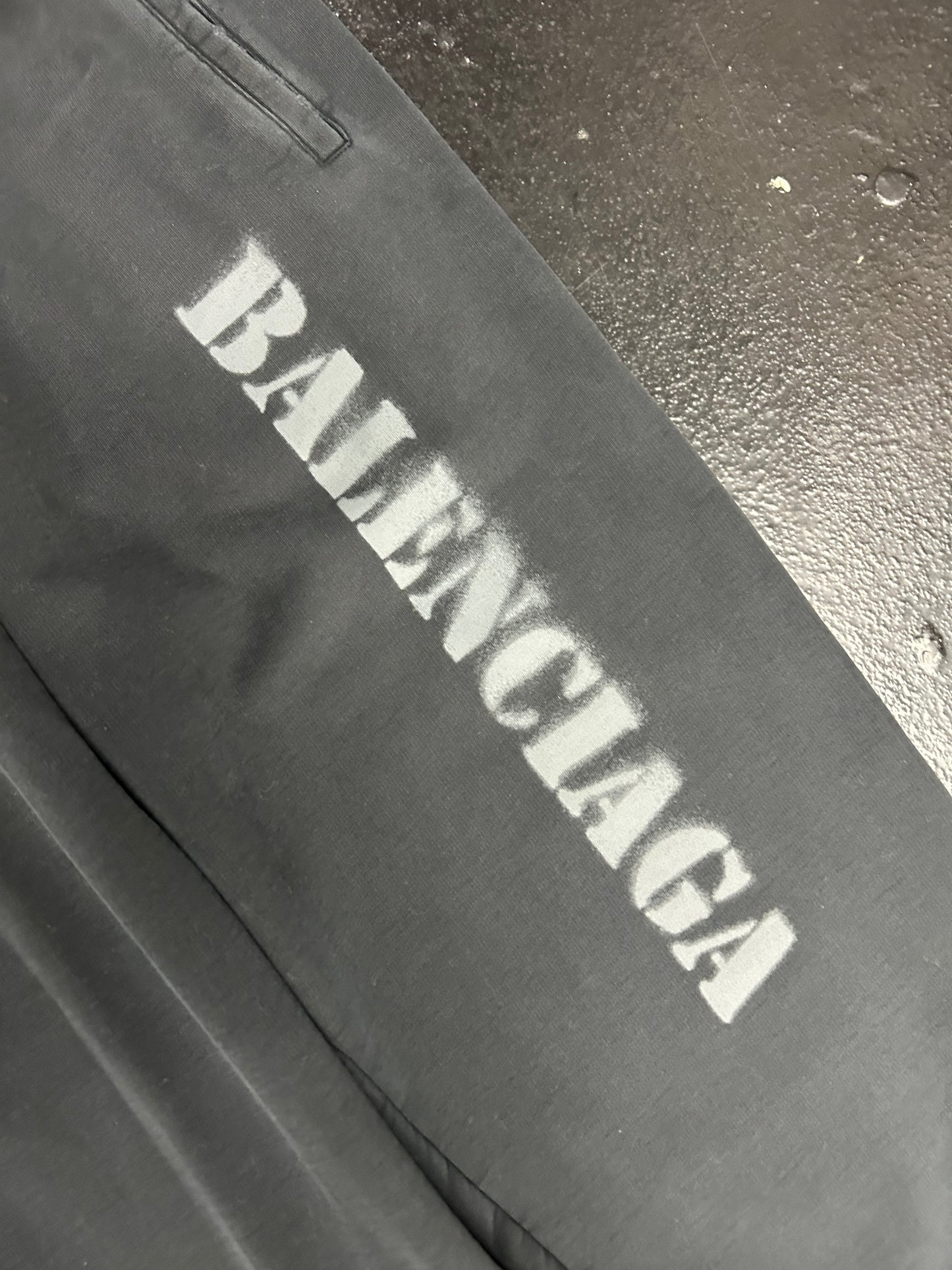 BALENCIAGA STENCIL BLACK SWEATPANTS (PRE-OWNED)