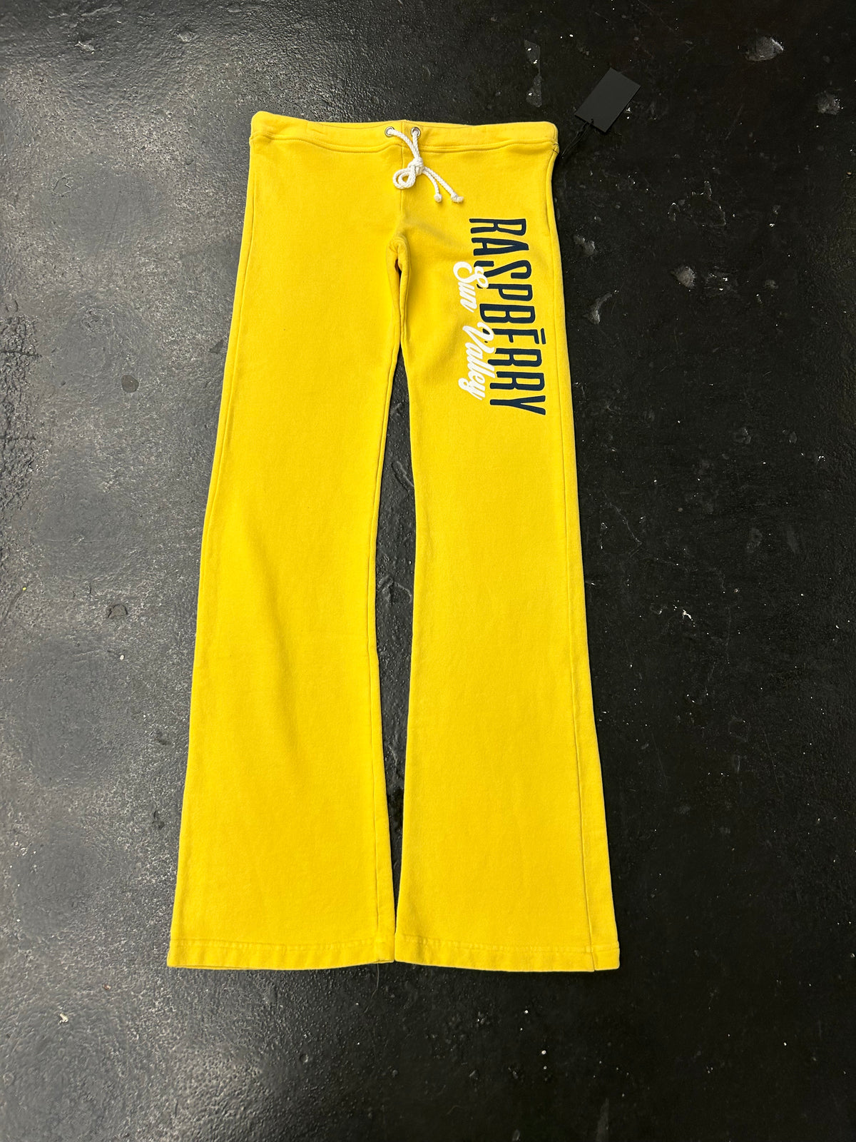 RASPBERRY HILLS SUN VALLEY SWEATS WOMENS (BRAND NEW)