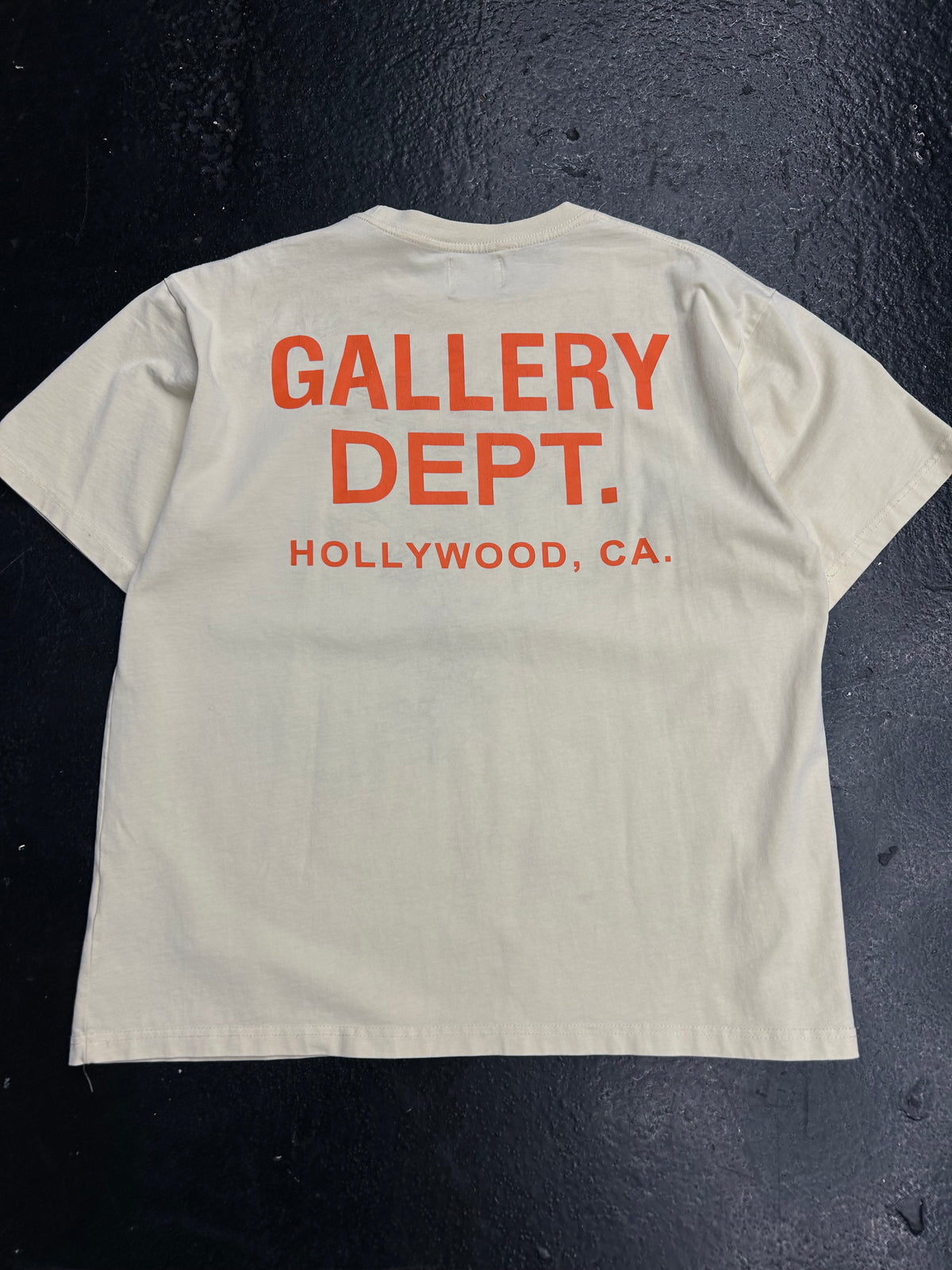 GALLERY DEPT. CREAM /ORANGE TEE (PRE-OWNED W/ STAINED)