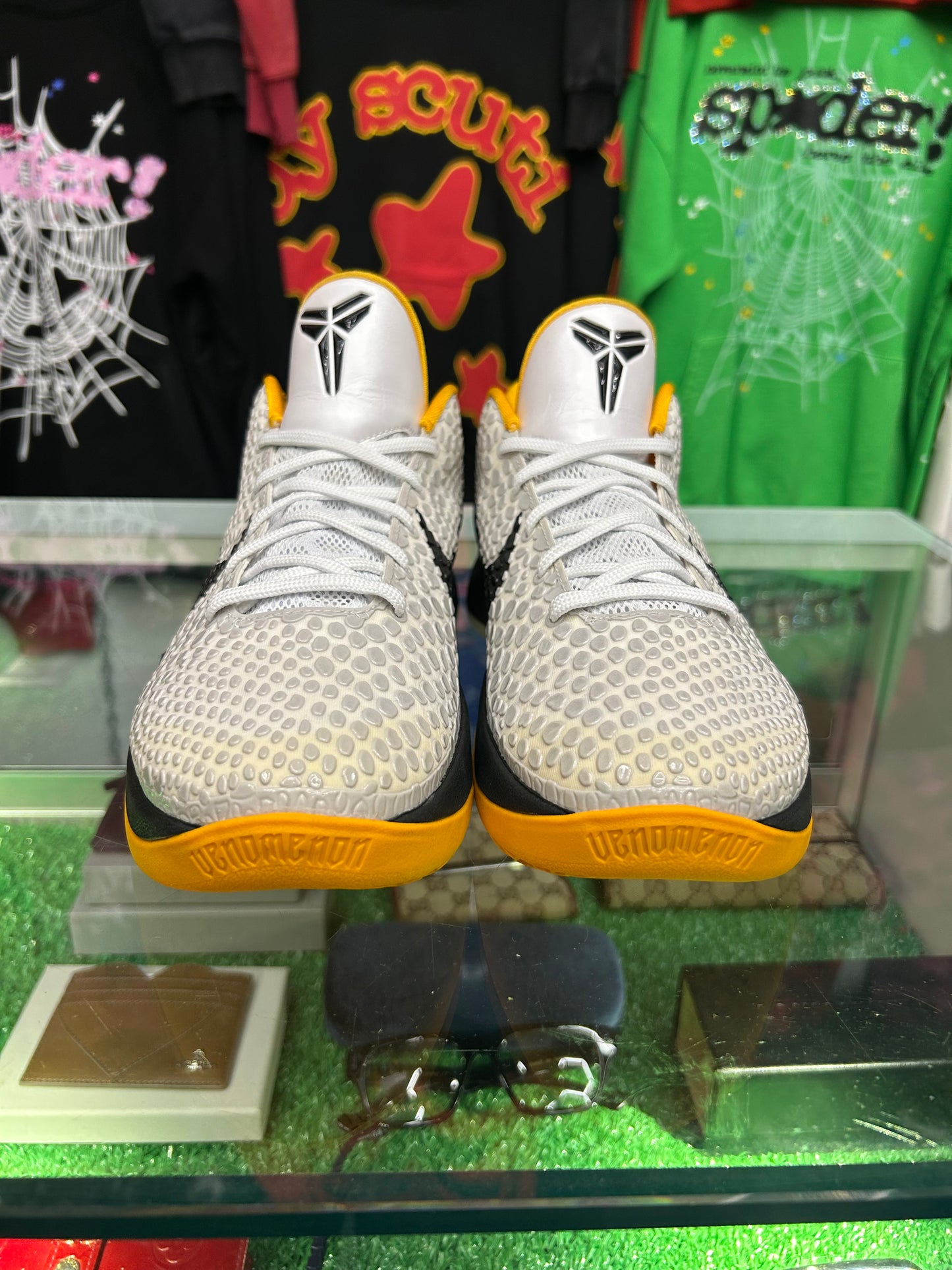 KOBE 6 NIKE ZOOM WHITE DEL SOL (PRE-OWNED W/ BOX)