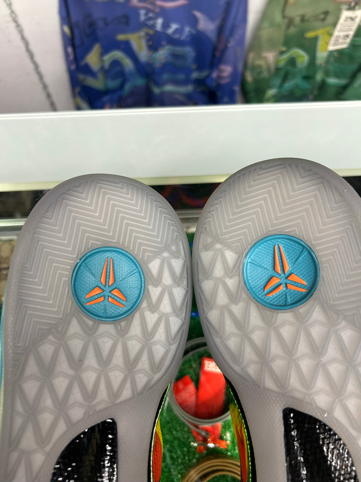 KOBE 8 PROTRO VENICE BEACH (BRAND NEW NO BOX)