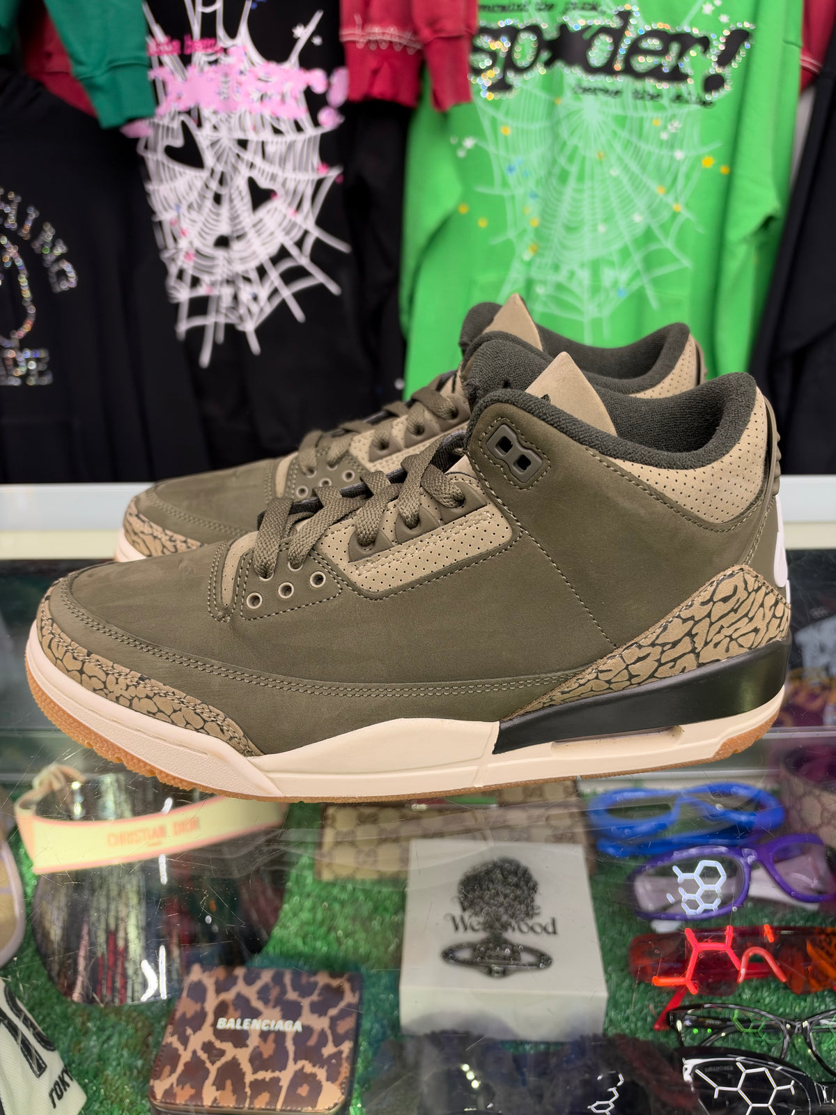 JORDAN 3 FAMILY AFFAIR (PRE-OWNED)
